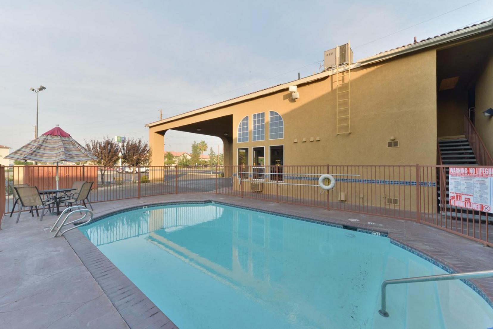 Rodeway Inn Delano photo 32