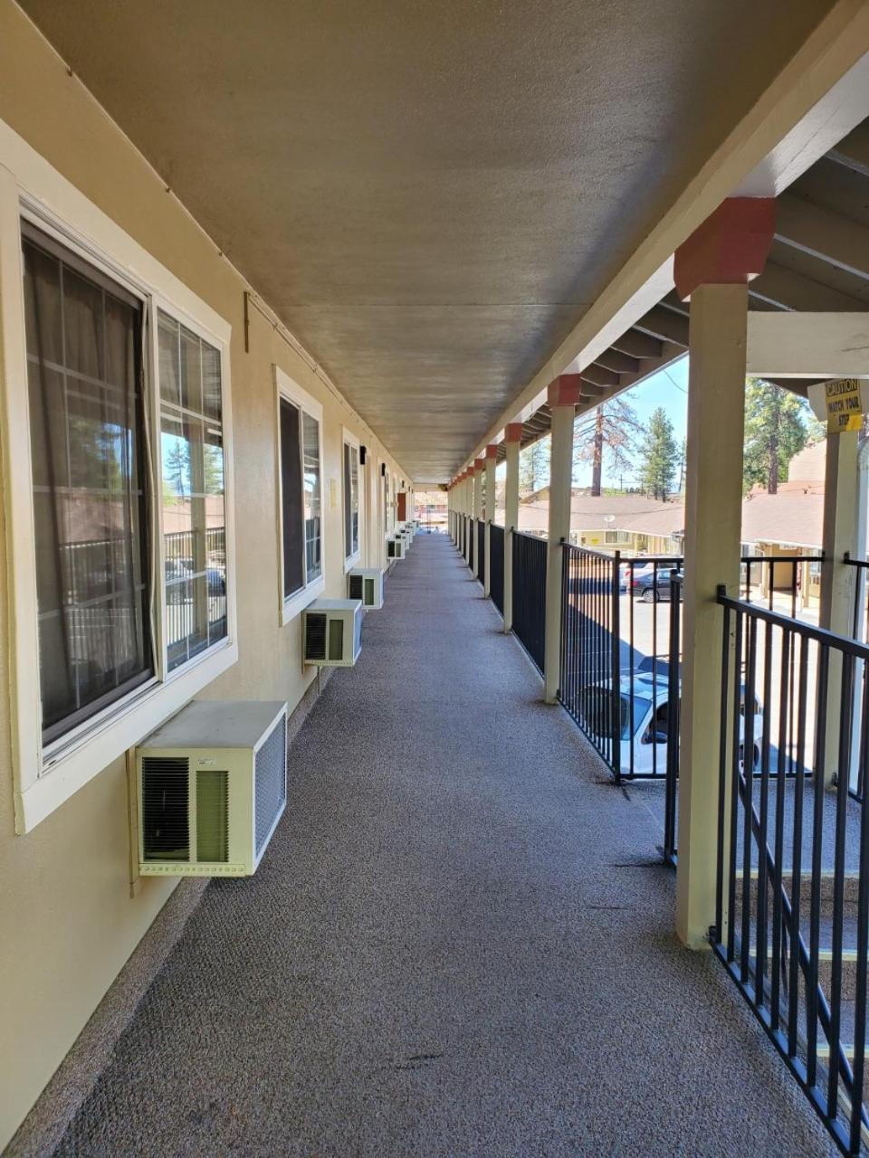 Bluebird Day Inn & Suites photo 20