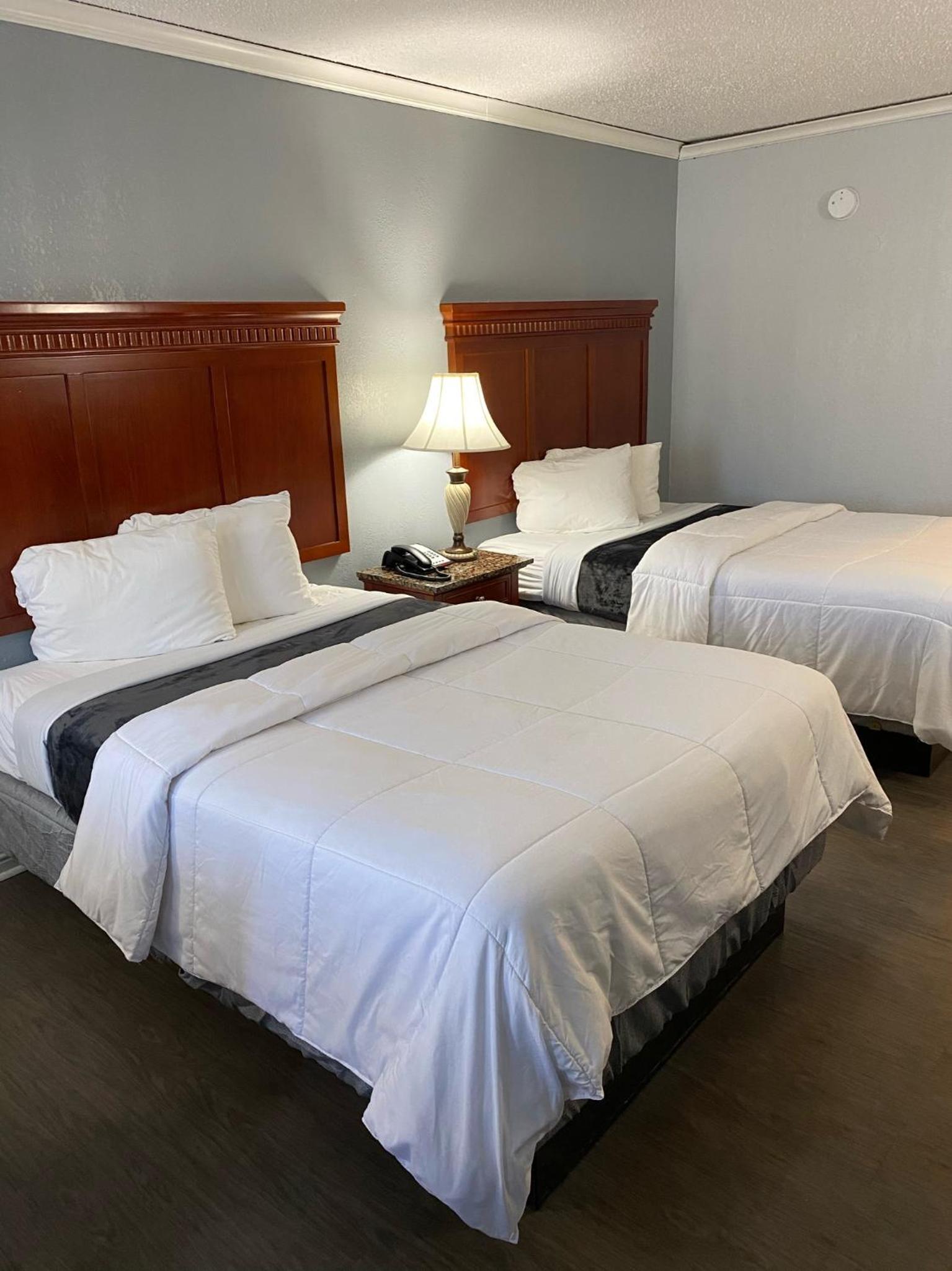 Quarters Inn & Suites photo 5