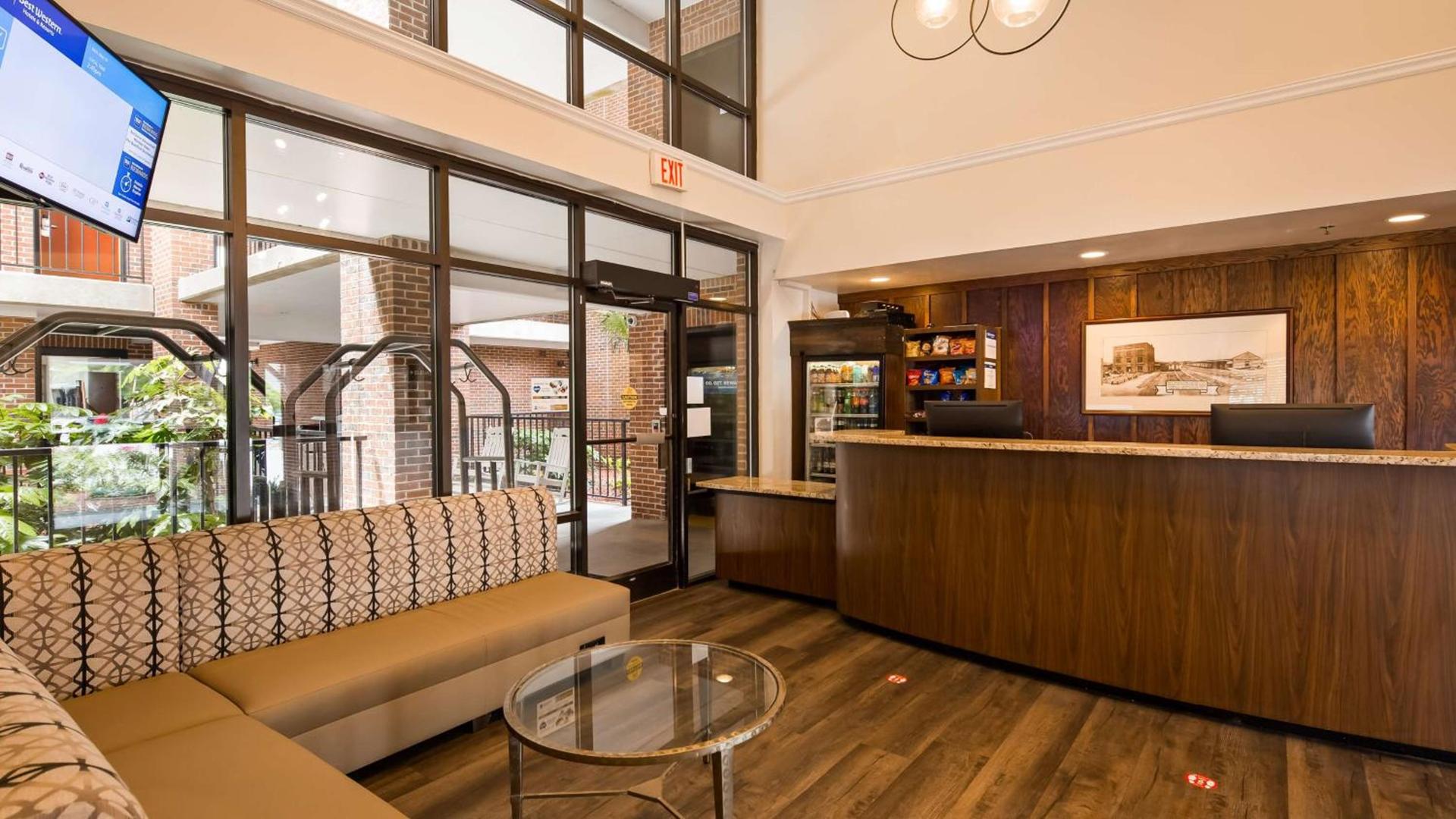 Best Western Plus Coastline Inn photo 22