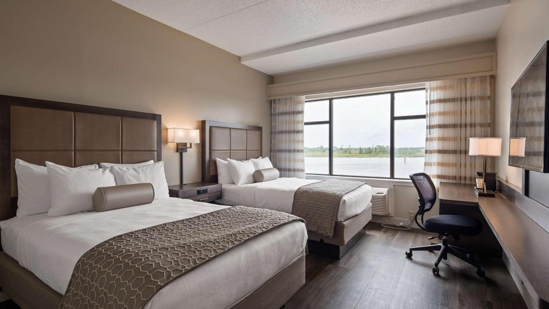 Best Western Plus Coastline Inn photo 4