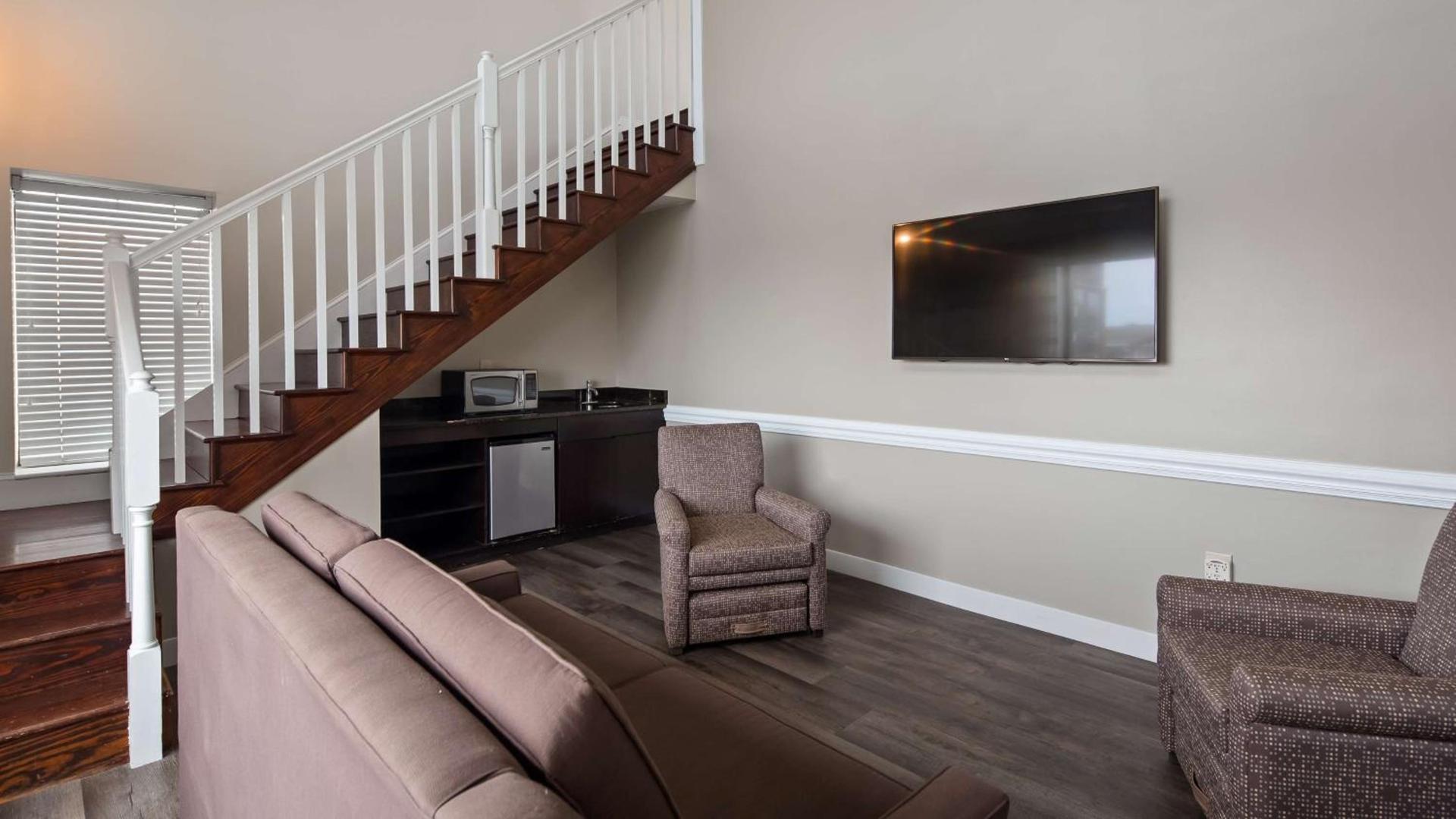 Best Western Plus Coastline Inn photo 16