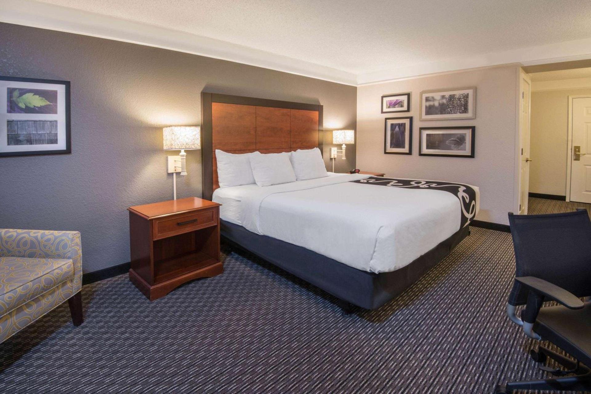 La Quinta Inn & Suites by Wyndham San Antonio Riverwalk photo 19