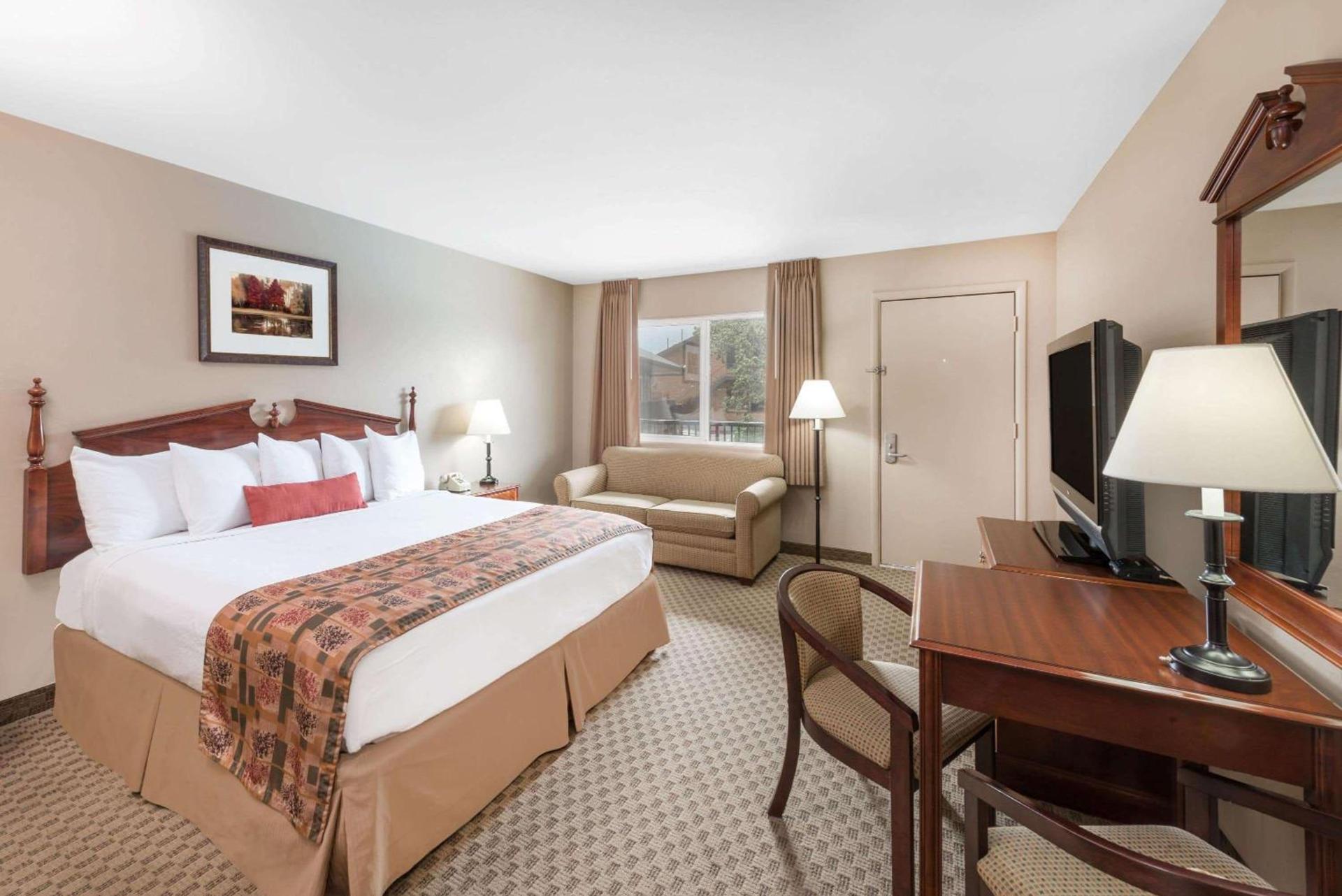 Days Inn by Wyndham Show Low photo 6