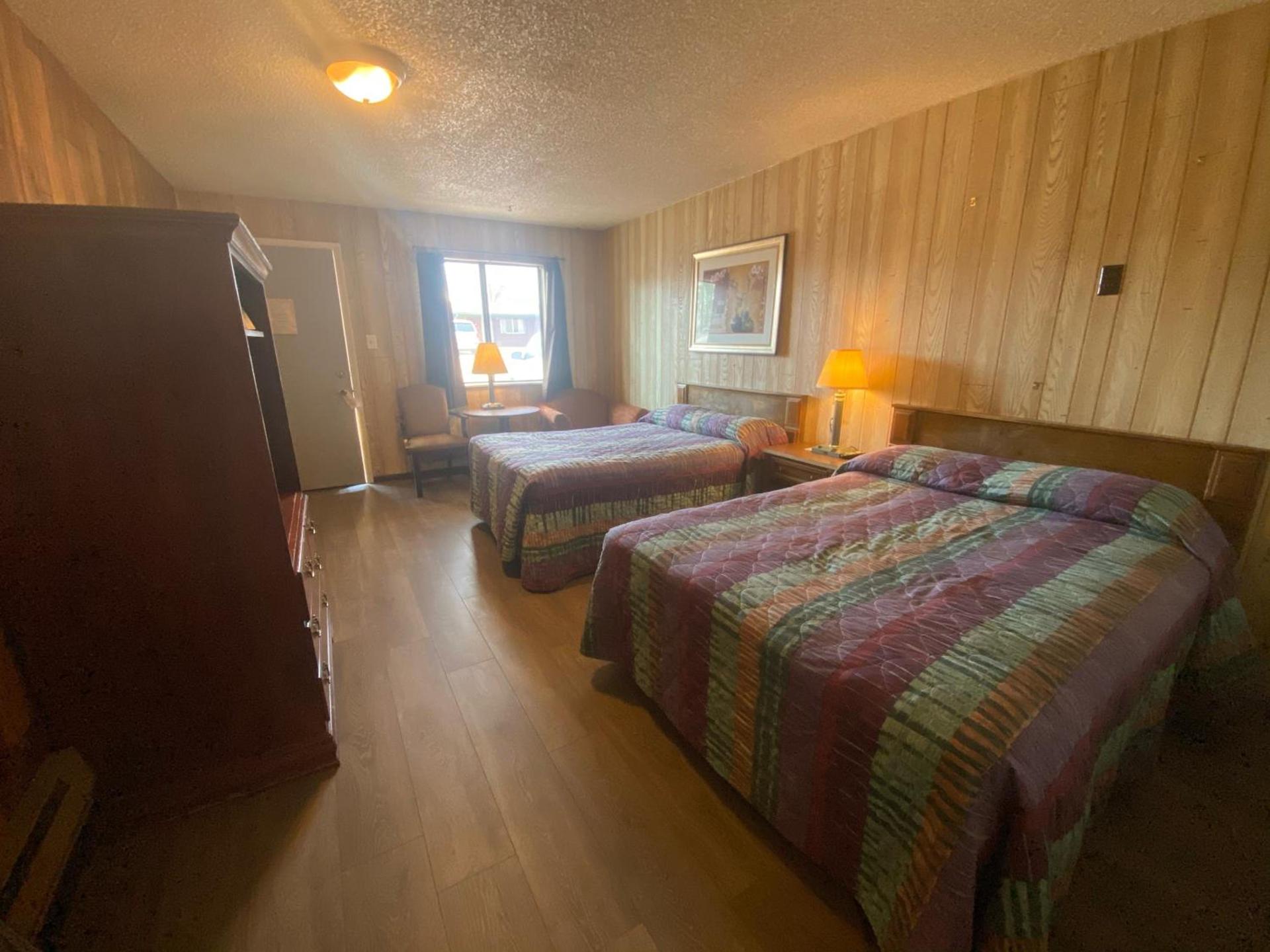 Round-Up Motel photo 18