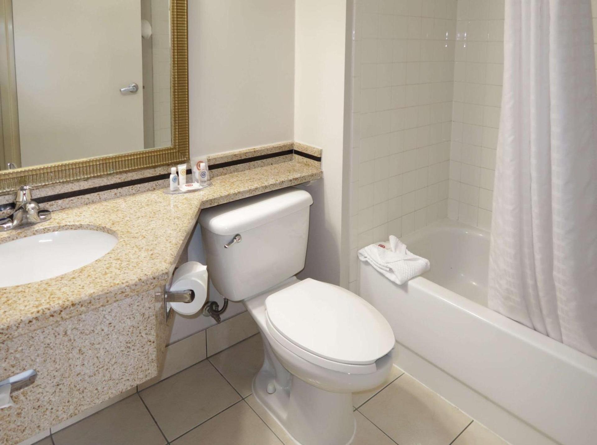 Comfort Inn Southwest Fwy at Westpark photo 20