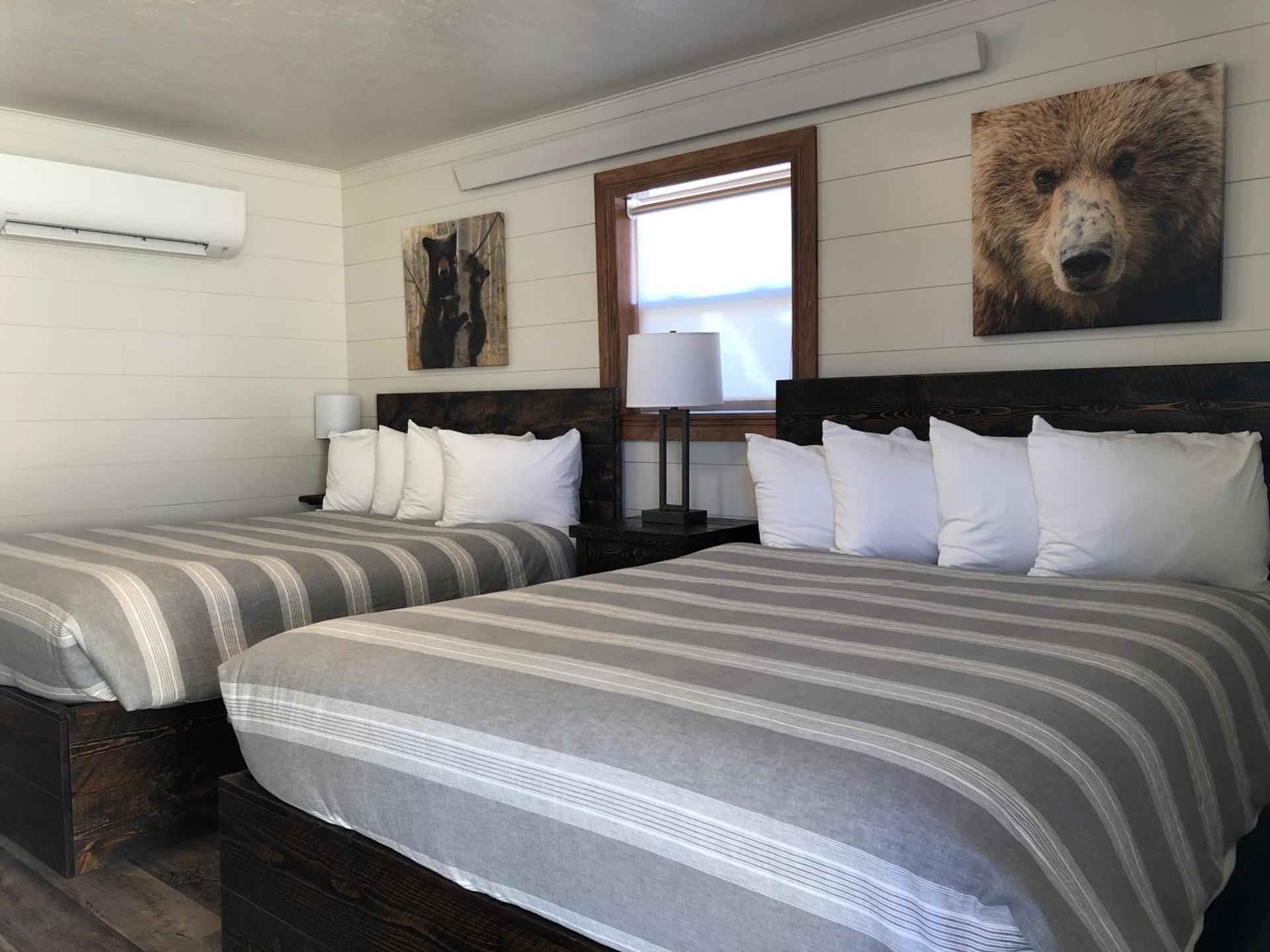 Yellowstone Riverside Cottages photo 45