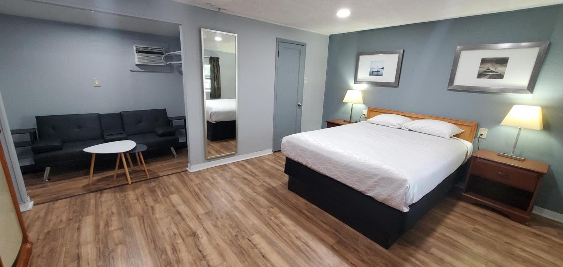 Travelers Inn photo 20