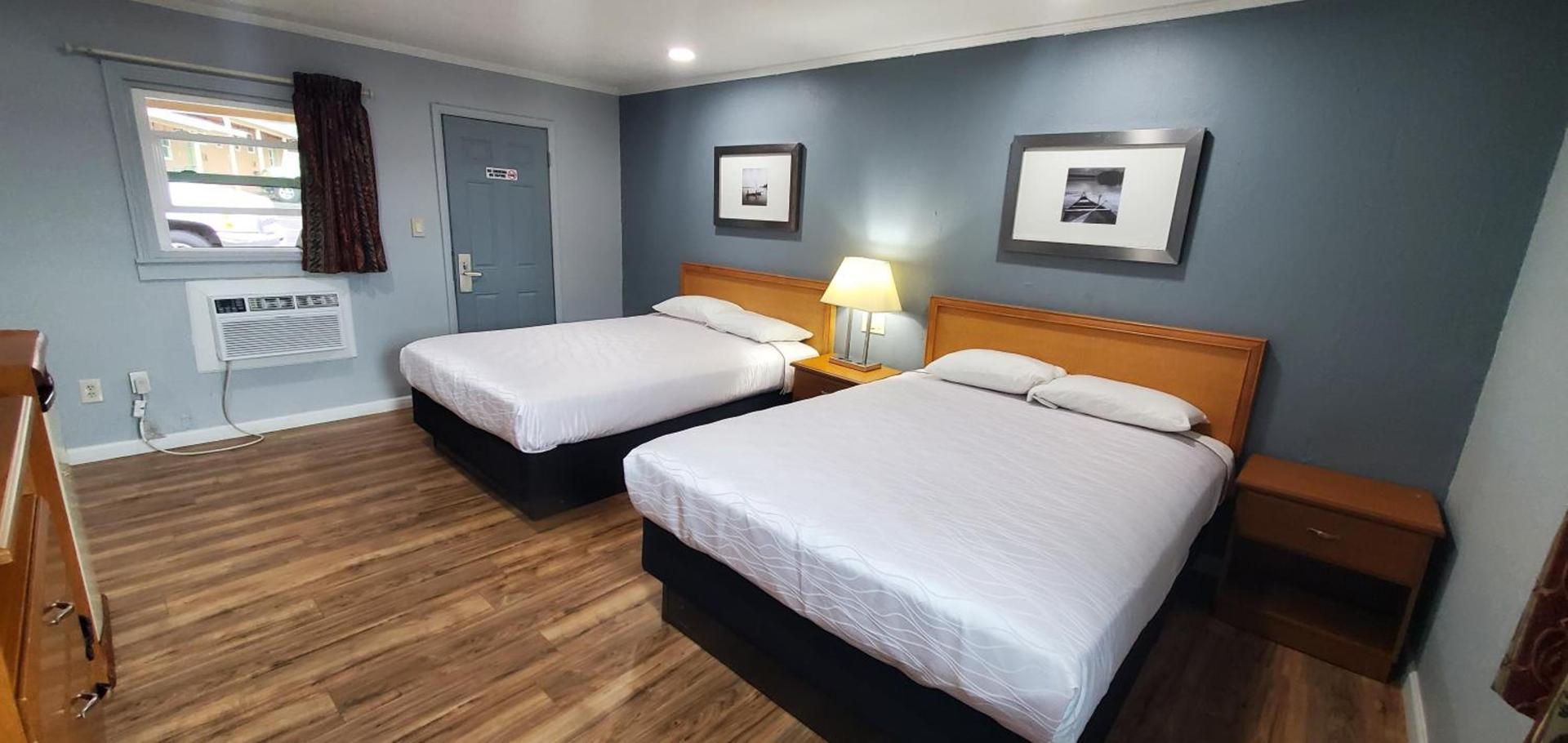 Travelers Inn photo 9