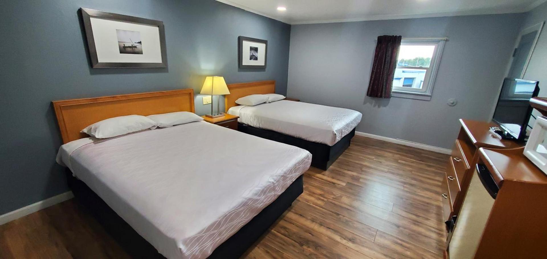 Travelers Inn photo 16