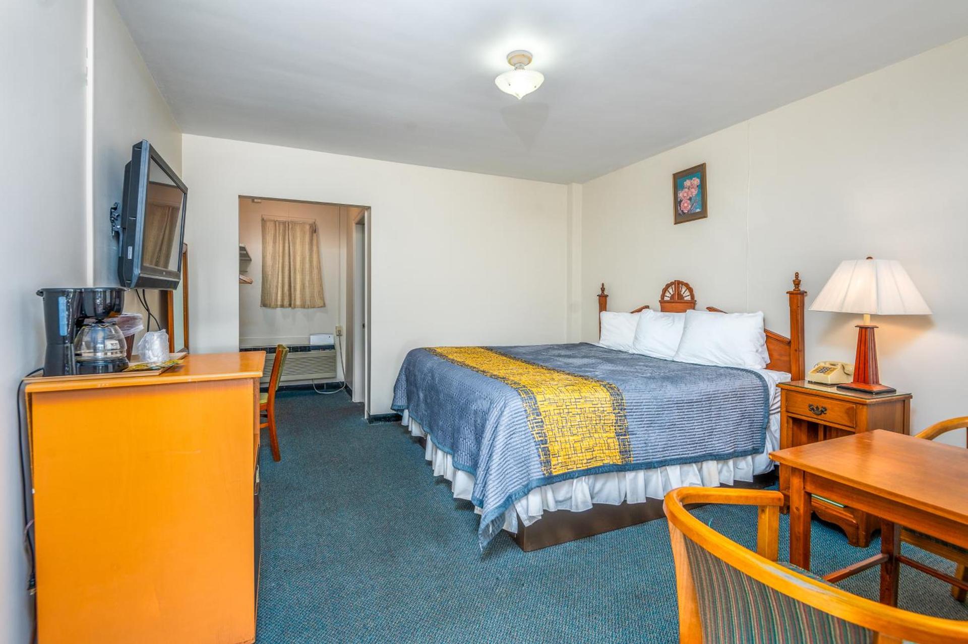 Parkway Inn photo 11