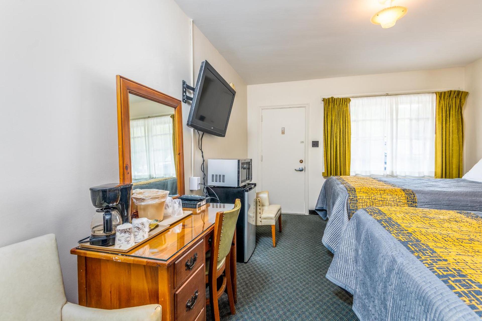 Parkway Inn photo 10