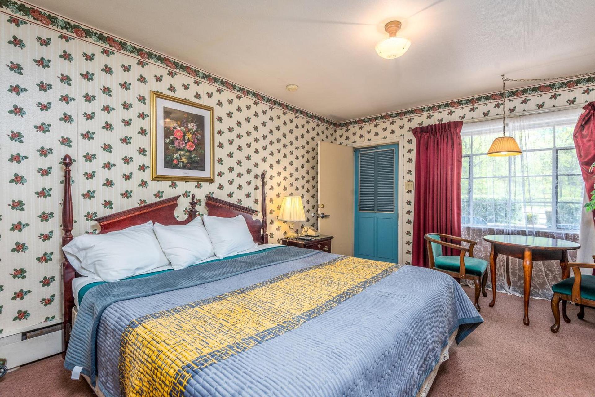Parkway Inn photo 9