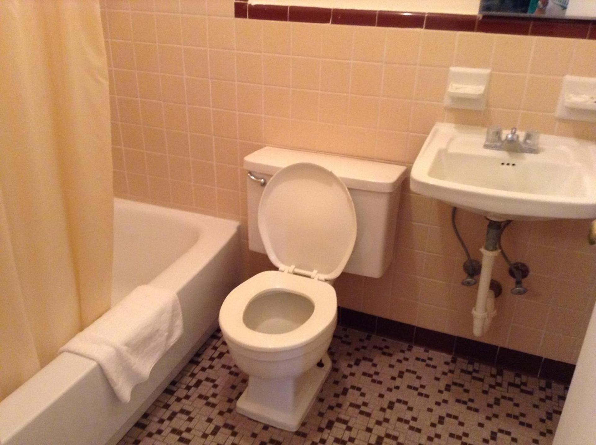 Economy Inn photo 9