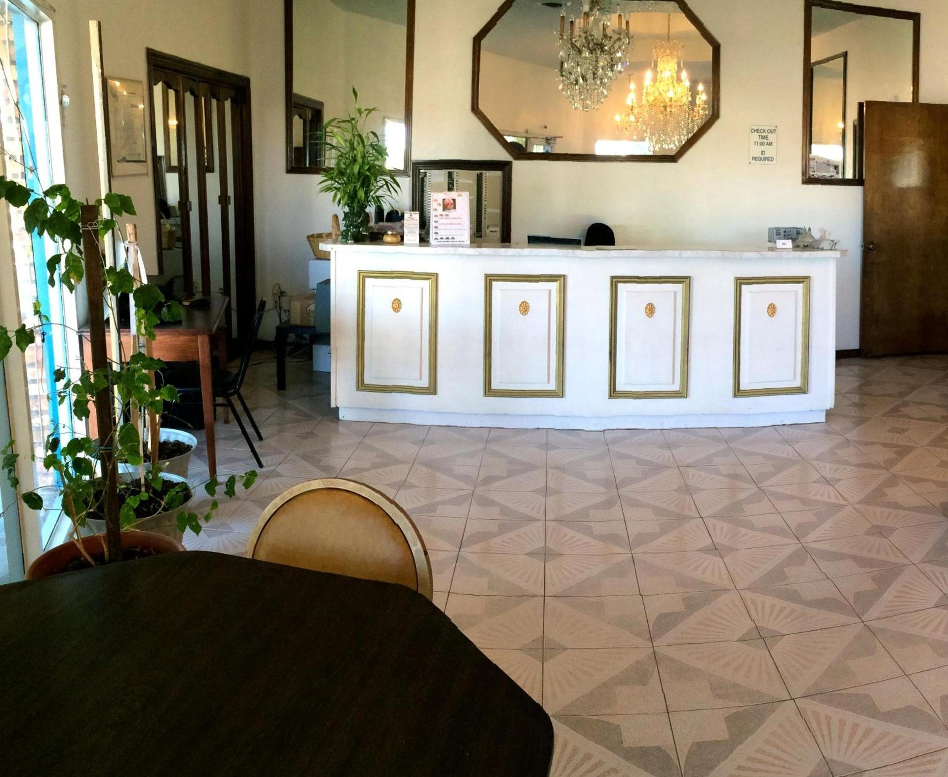 Crystal Palace Inn Brownfield photo 3