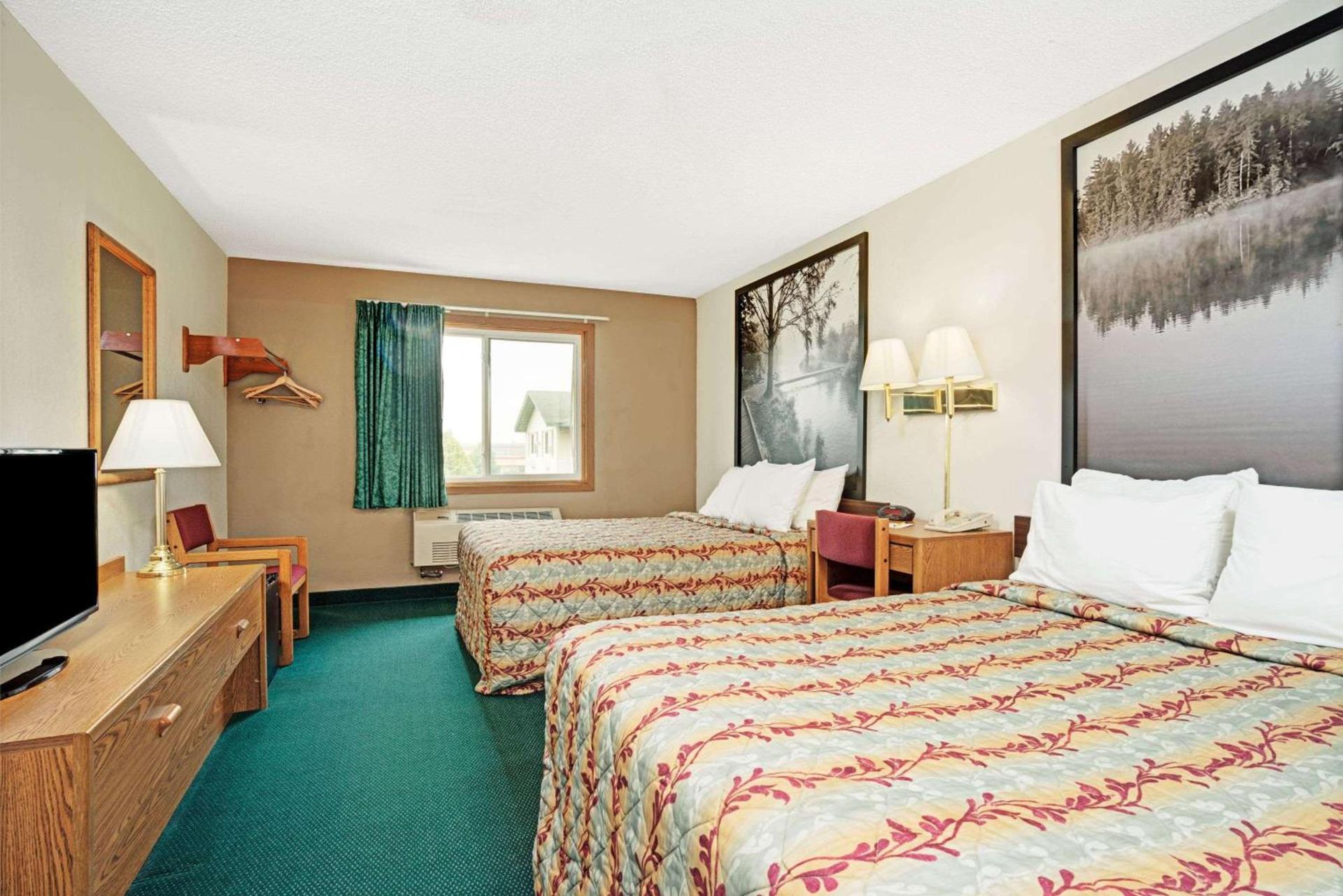 Super 8 by Wyndham Rogers Minnesota photo 6