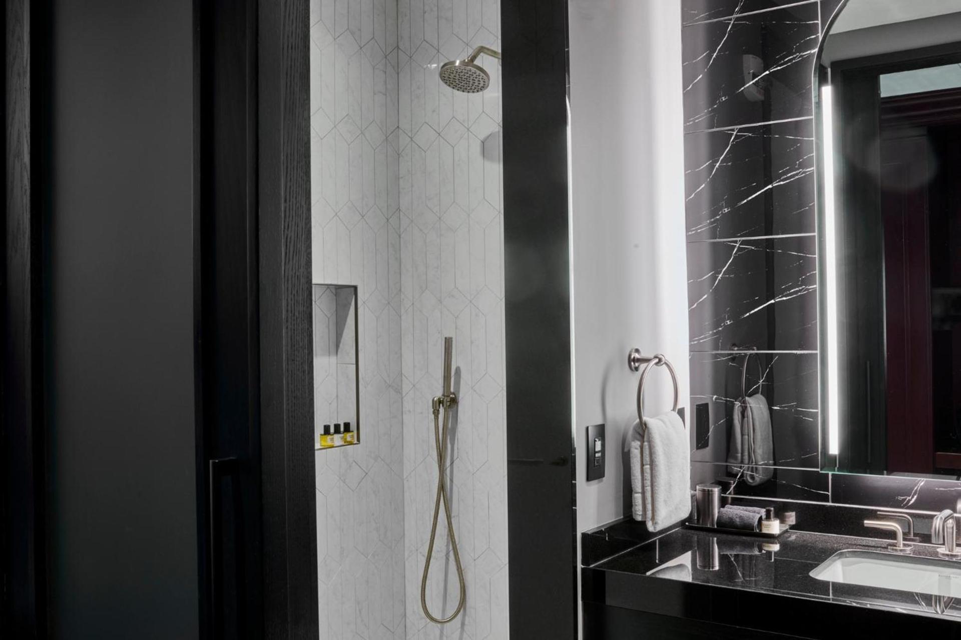 Daxton Hotel Birmingham, Curio Collection by Hilton photo 78