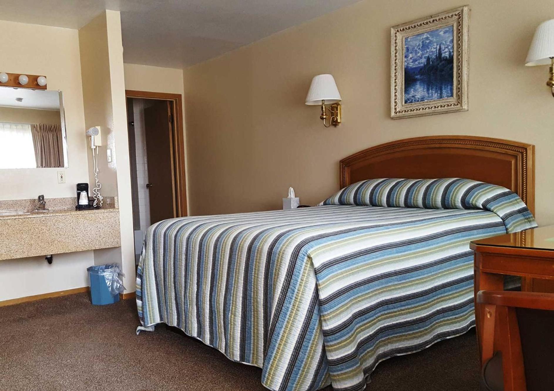 Bristlecone Motel photo 20