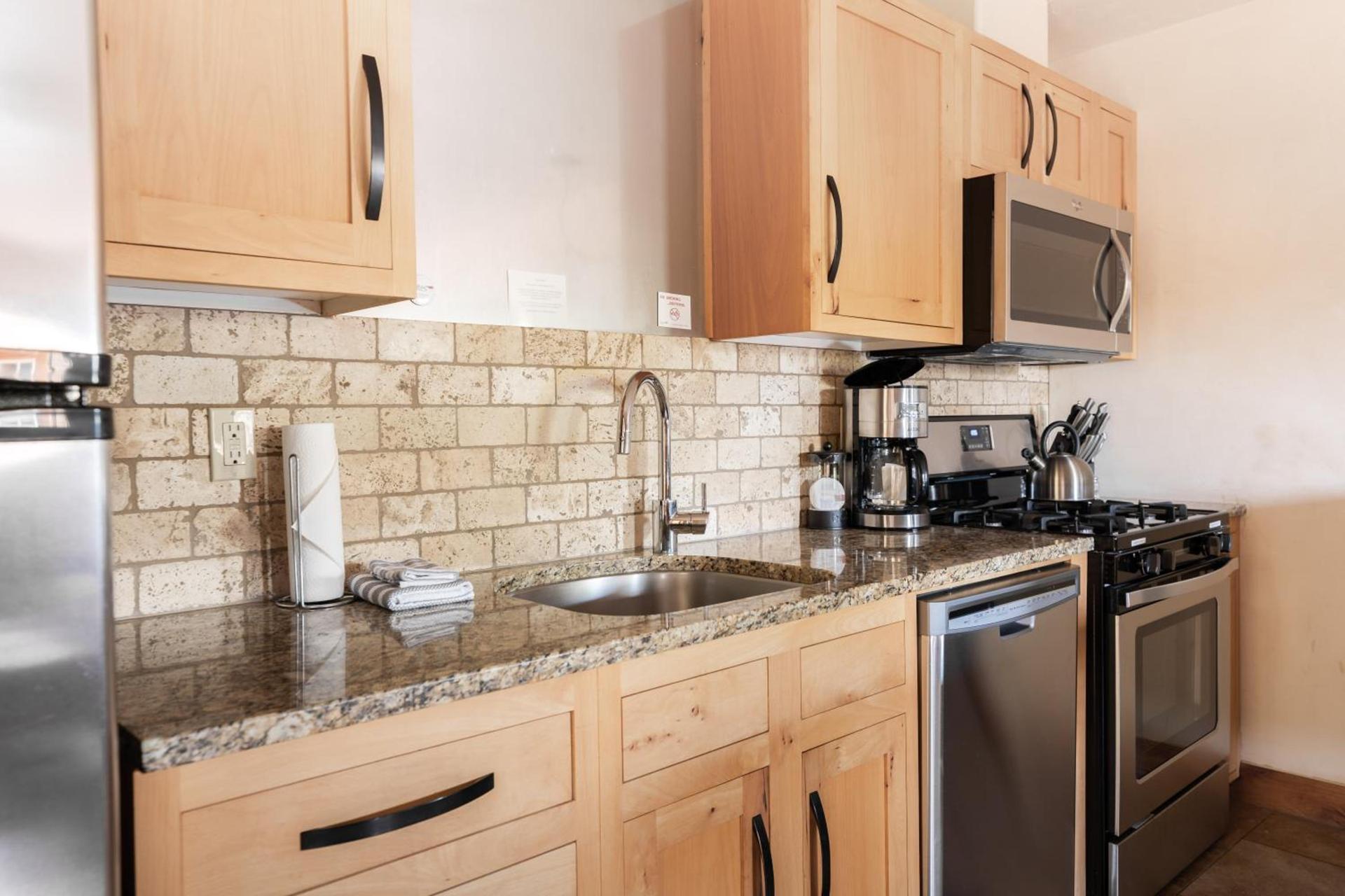 Wall Street Suites photo 23