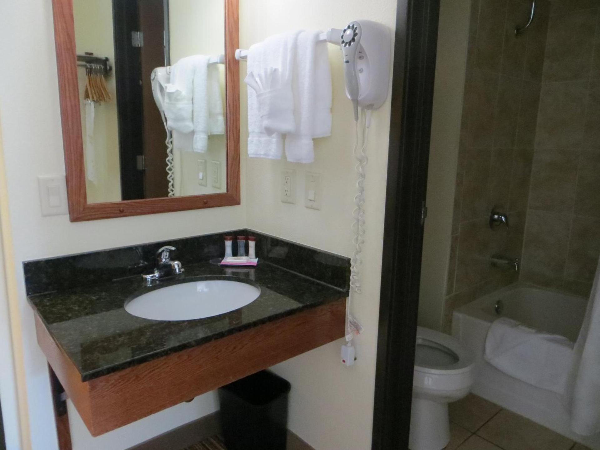 Ramada by Wyndham Wisconsin Dells I-90 photo 25