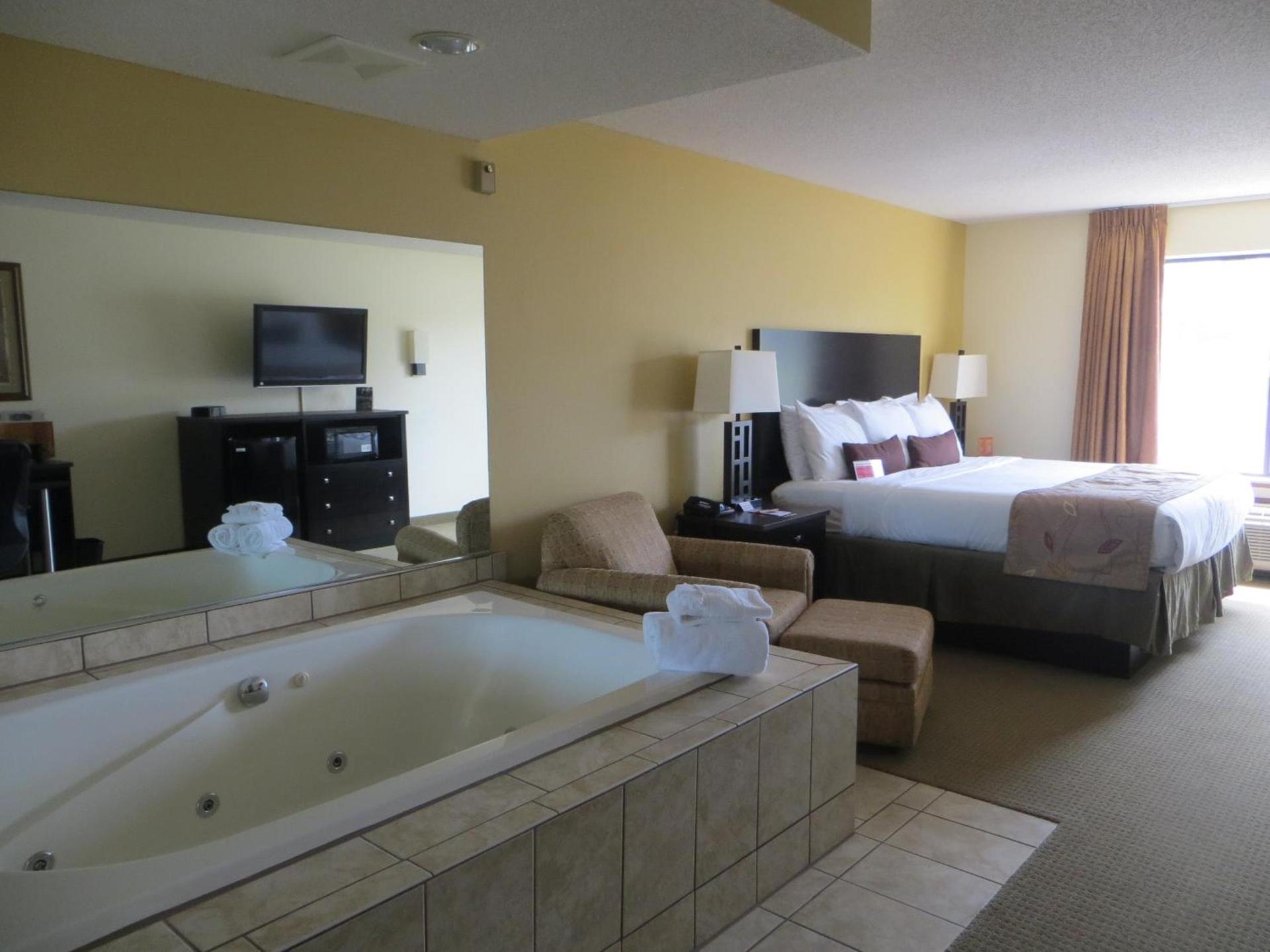 Ramada by Wyndham Wisconsin Dells I-90 photo 30