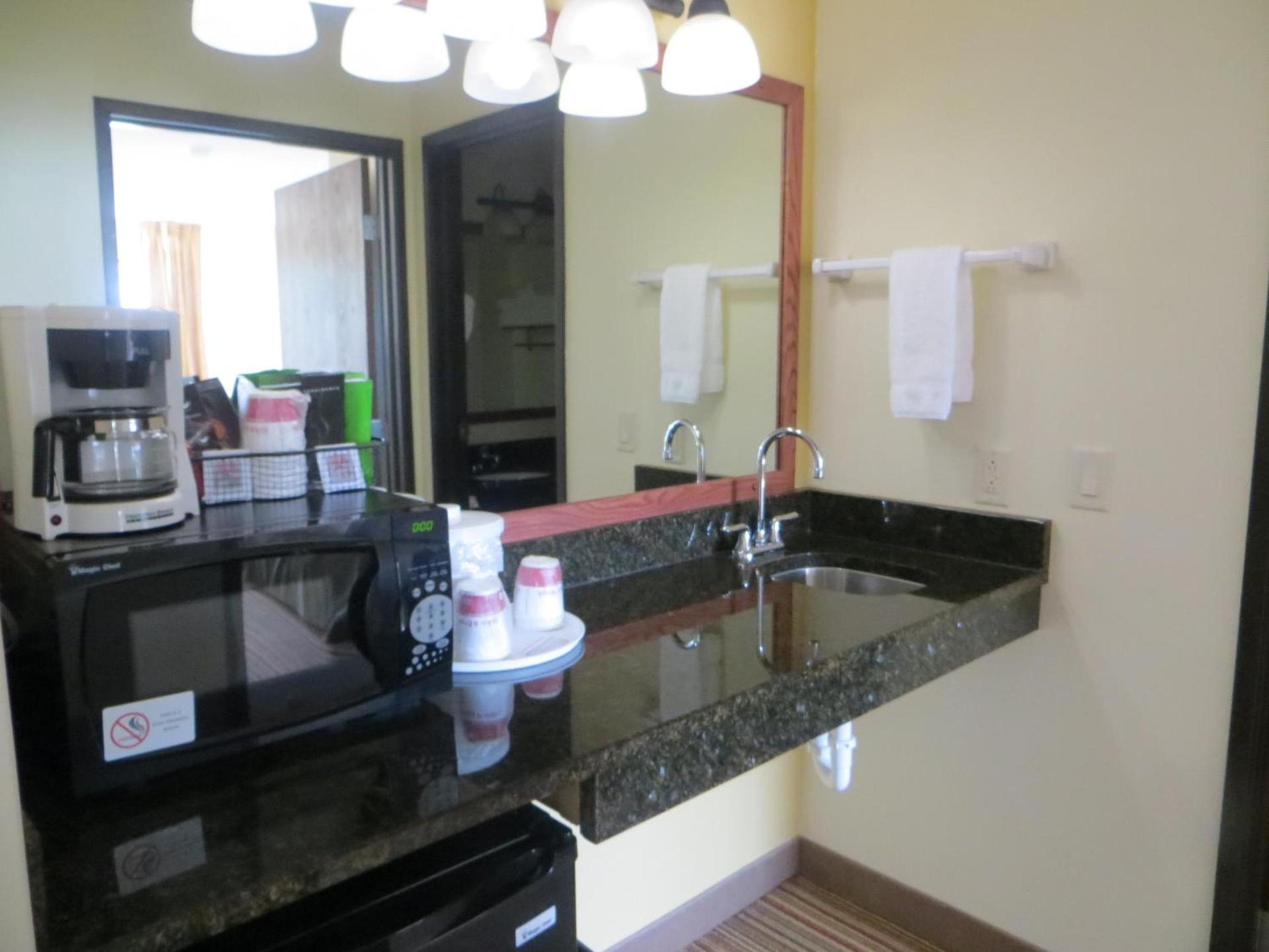 Ramada by Wyndham Wisconsin Dells I-90 photo 24