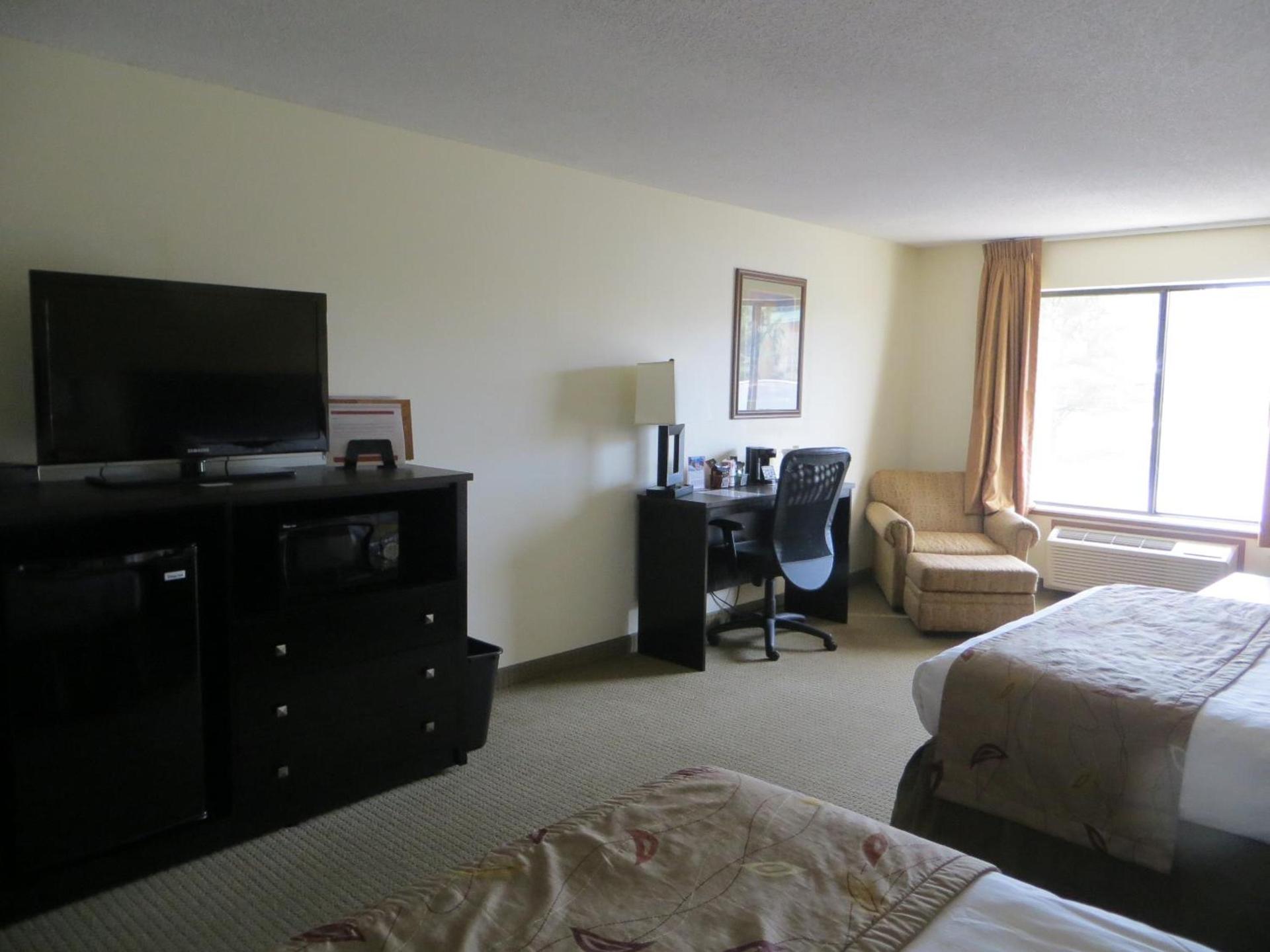 Ramada by Wyndham Wisconsin Dells I-90 photo 43