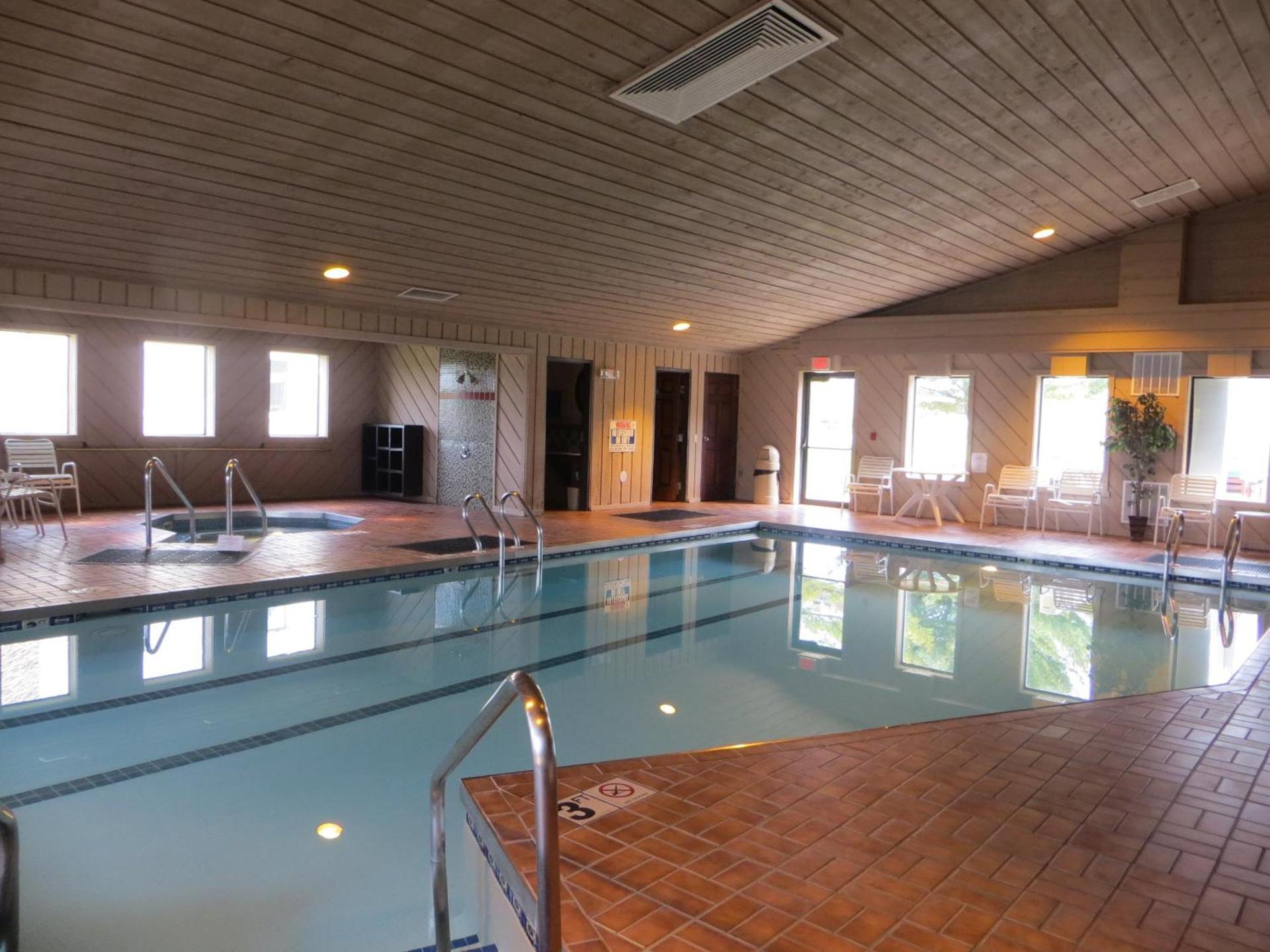 Ramada by Wyndham Wisconsin Dells I-90 photo 49