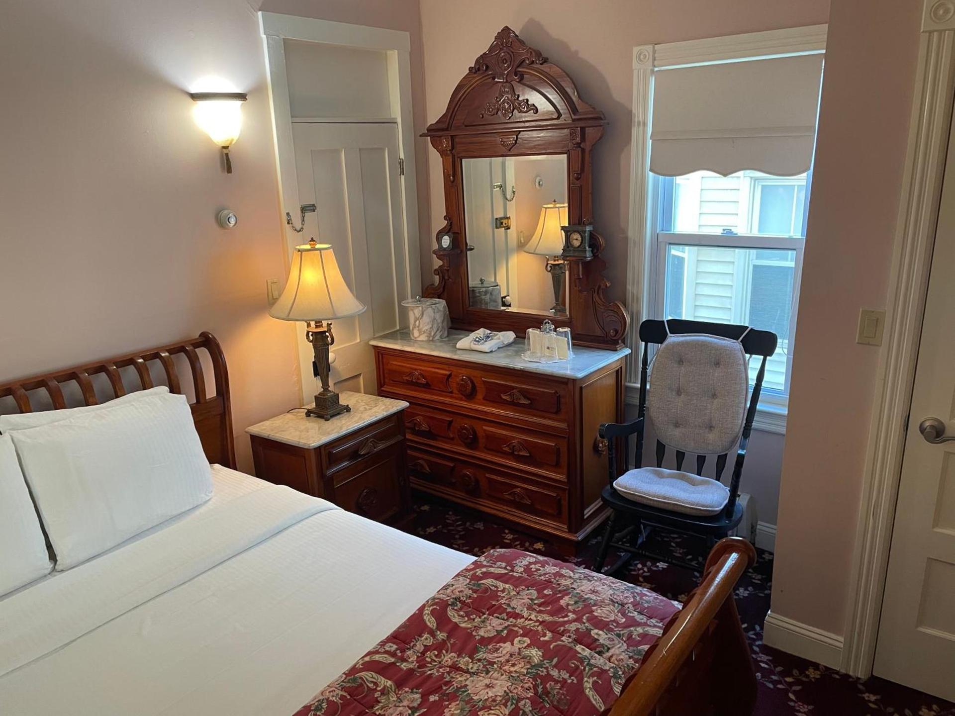 Laingdon Hotel photo 41