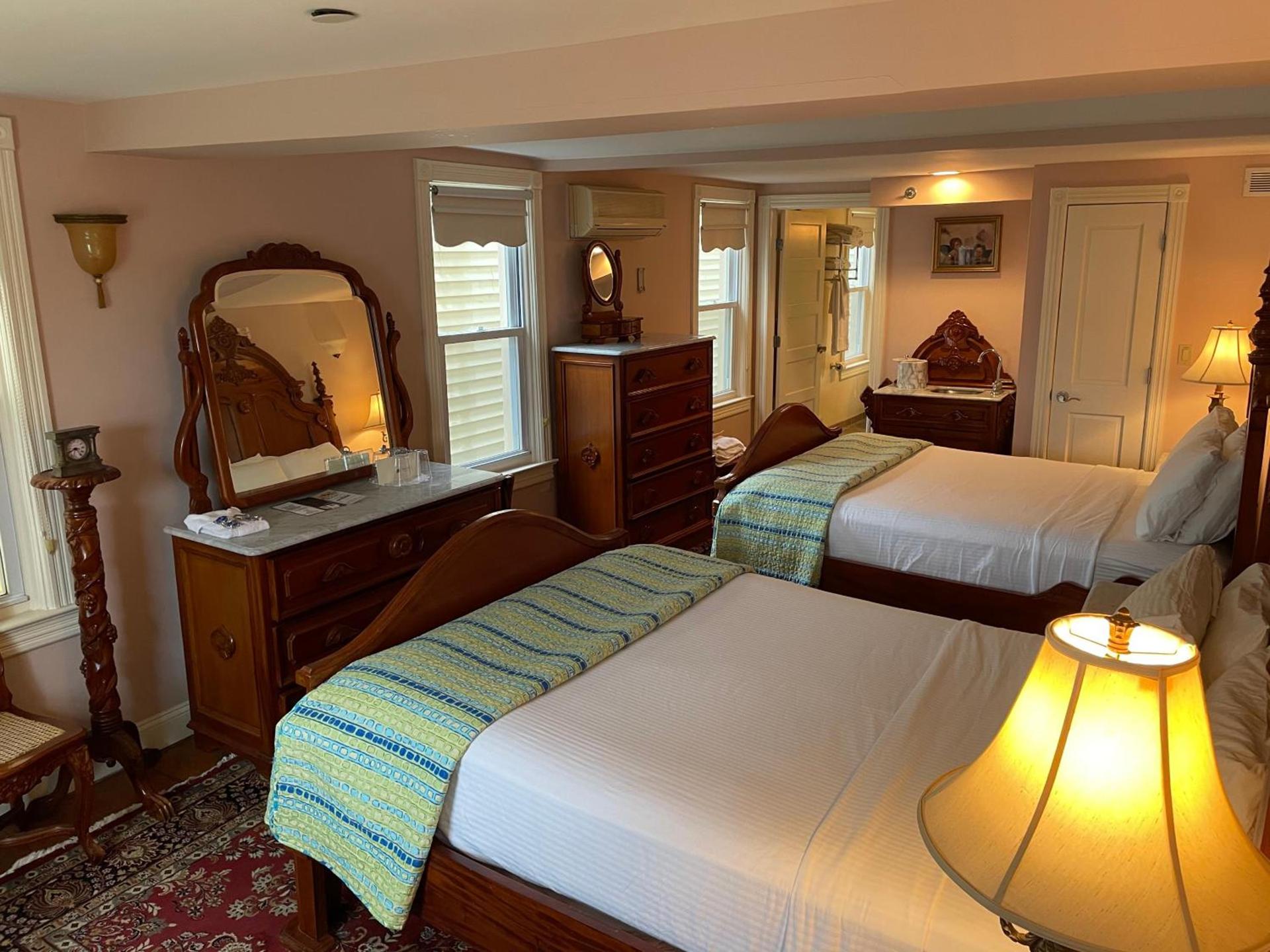 Laingdon Hotel photo 35