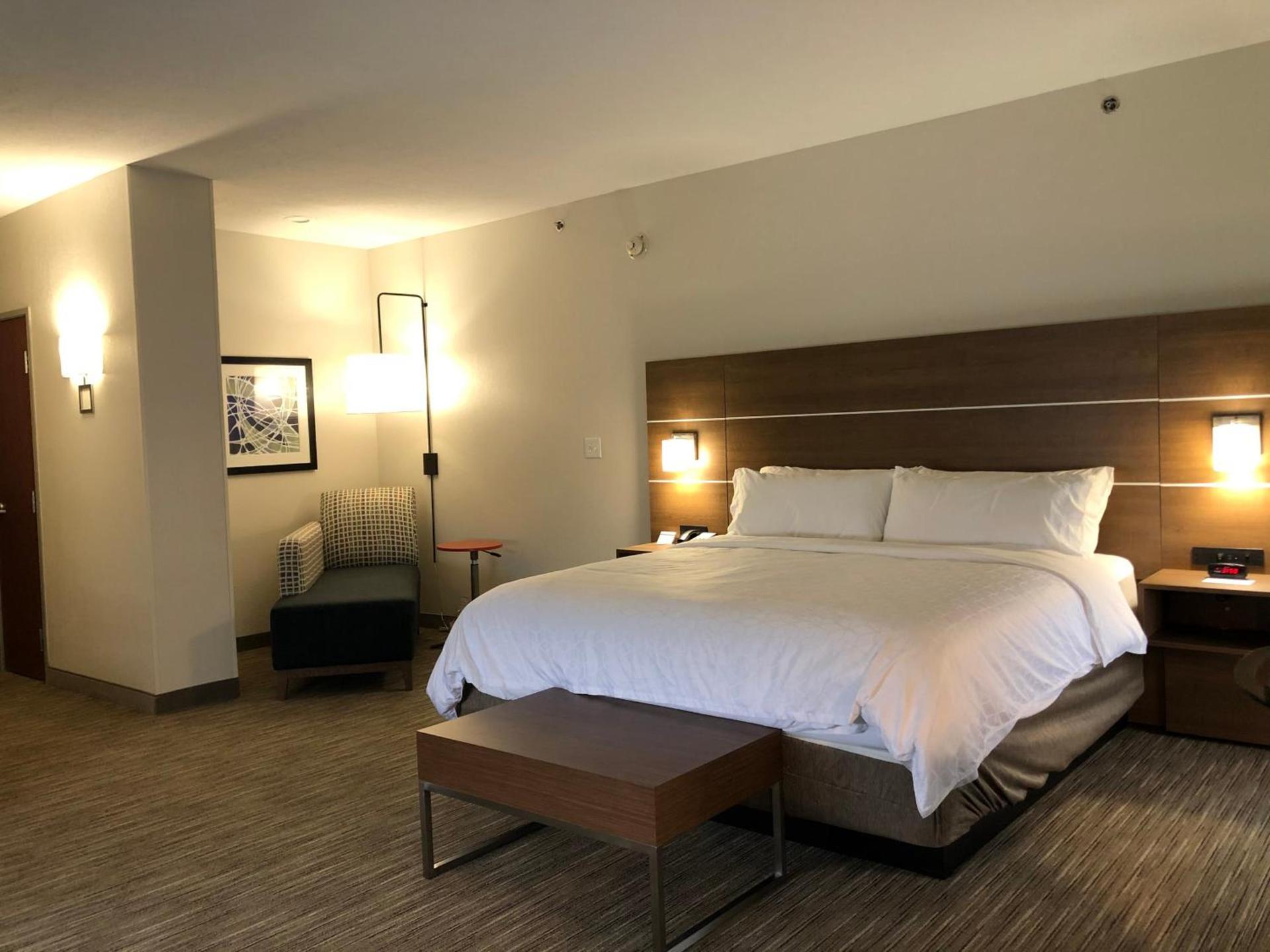 Holiday Inn Express Hotel & Suites Franklin by IHG photo 23