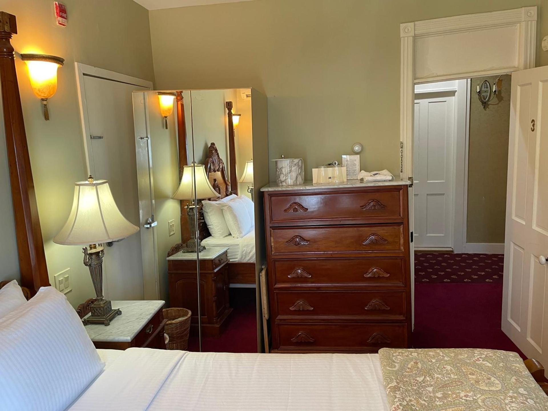 Laingdon Hotel photo 36