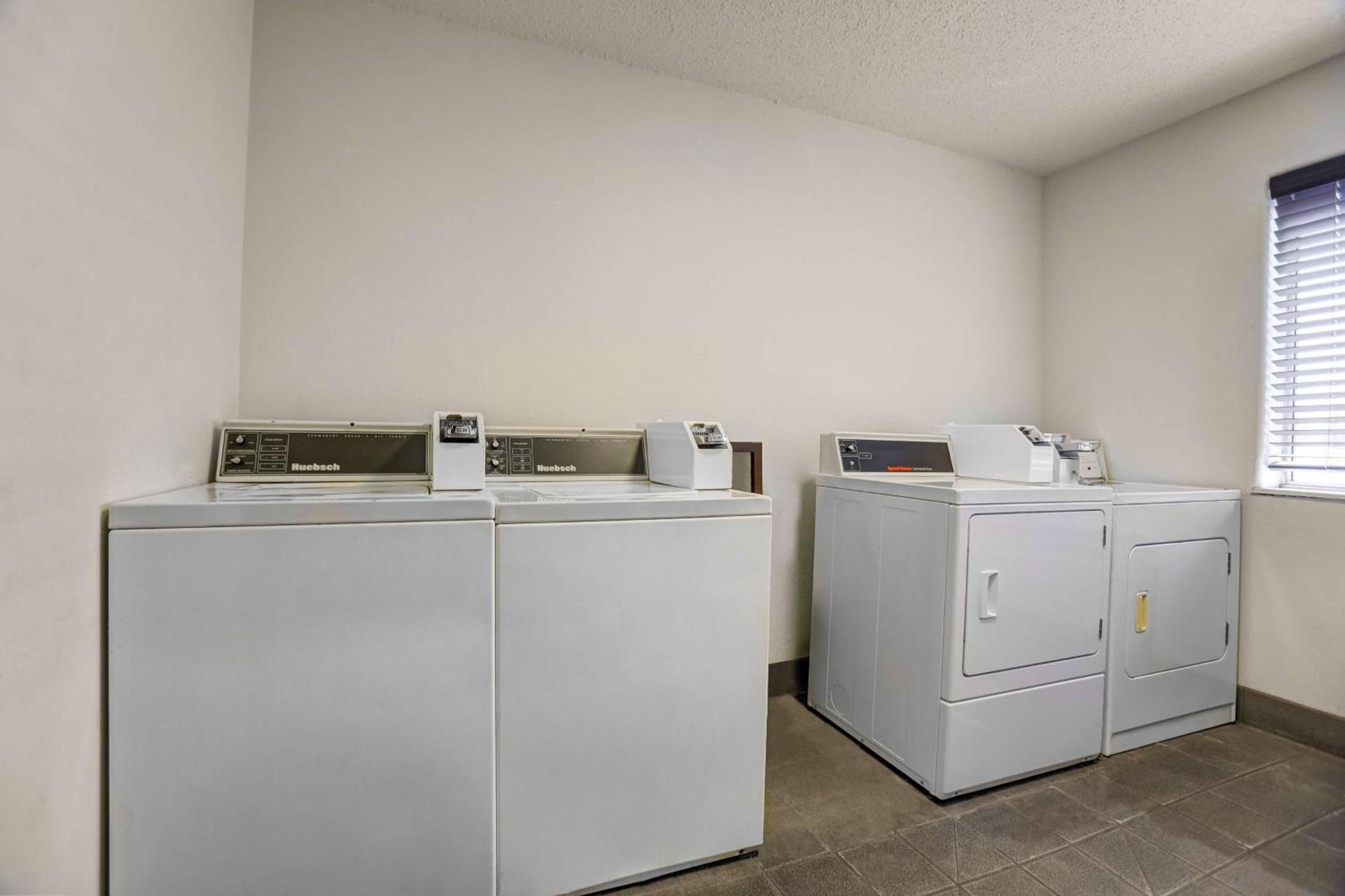 Americas Best Value Inn Apache Junction photo 23