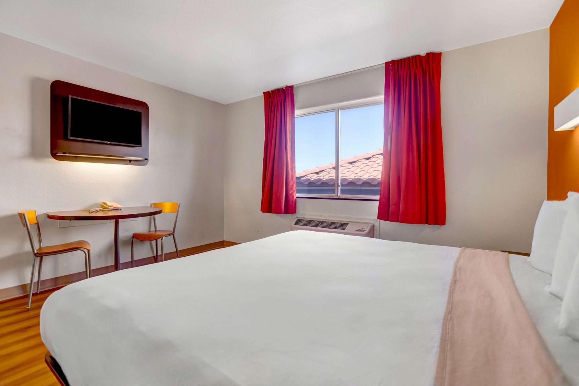 Americas Best Value Inn Apache Junction photo 7