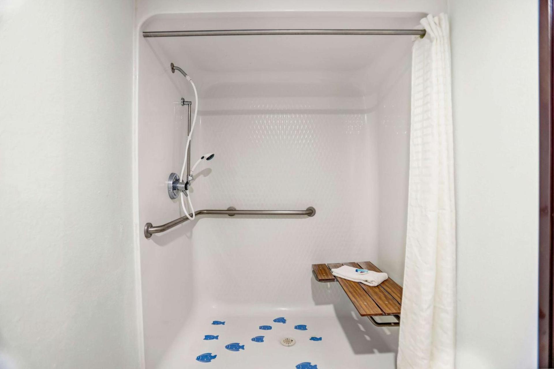 Americas Best Value Inn Apache Junction photo 18