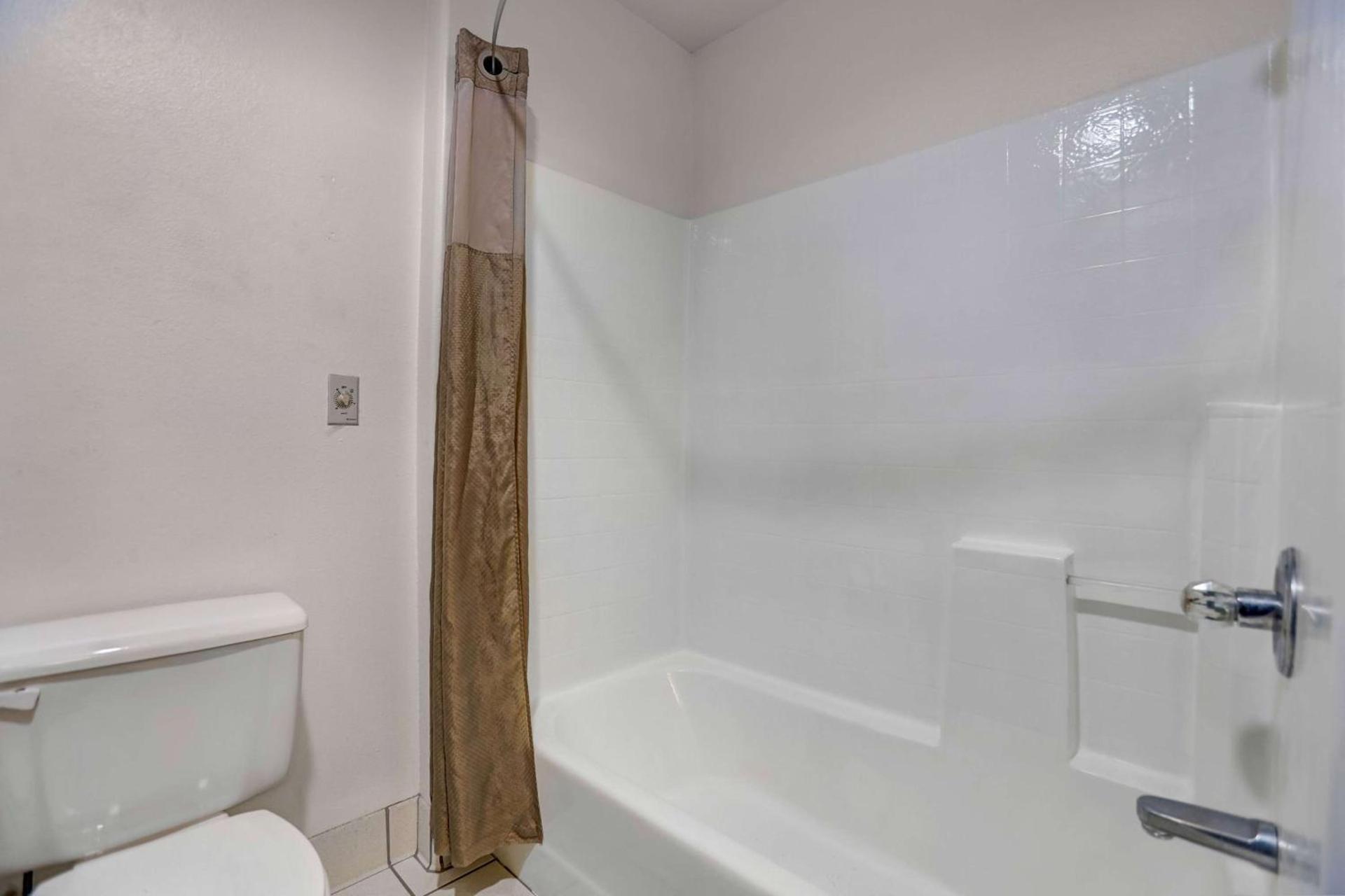 Americas Best Value Inn Apache Junction photo 17