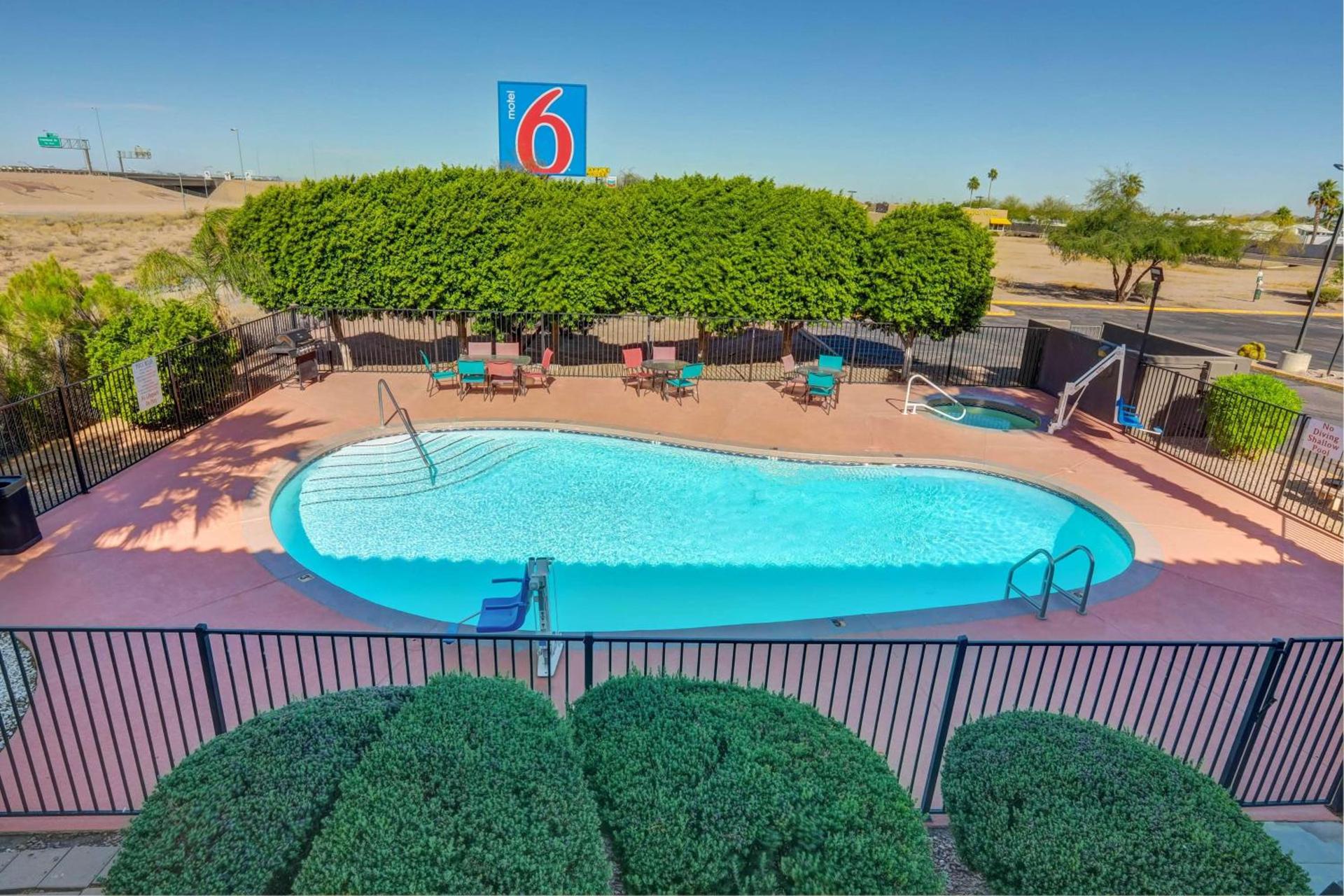 Americas Best Value Inn Apache Junction photo 5