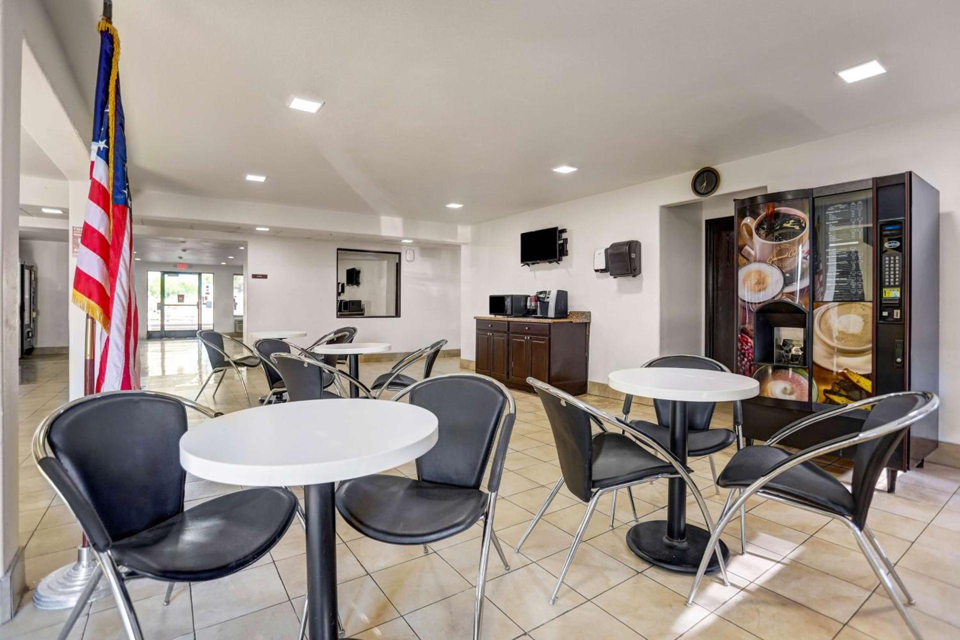 Americas Best Value Inn Apache Junction photo 22
