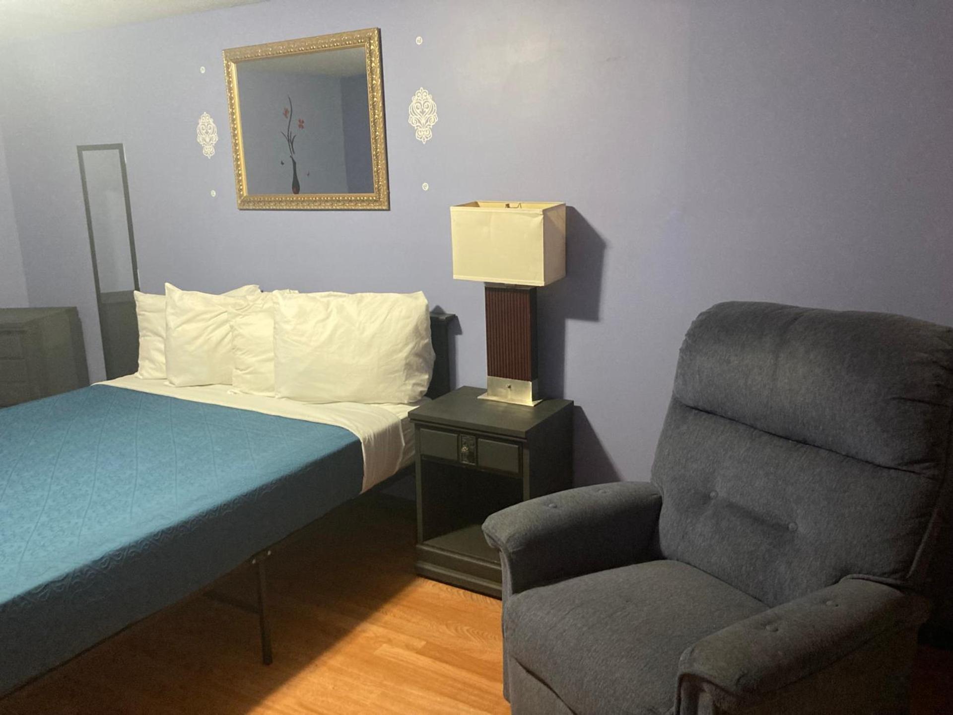 Hillside Motel photo 68