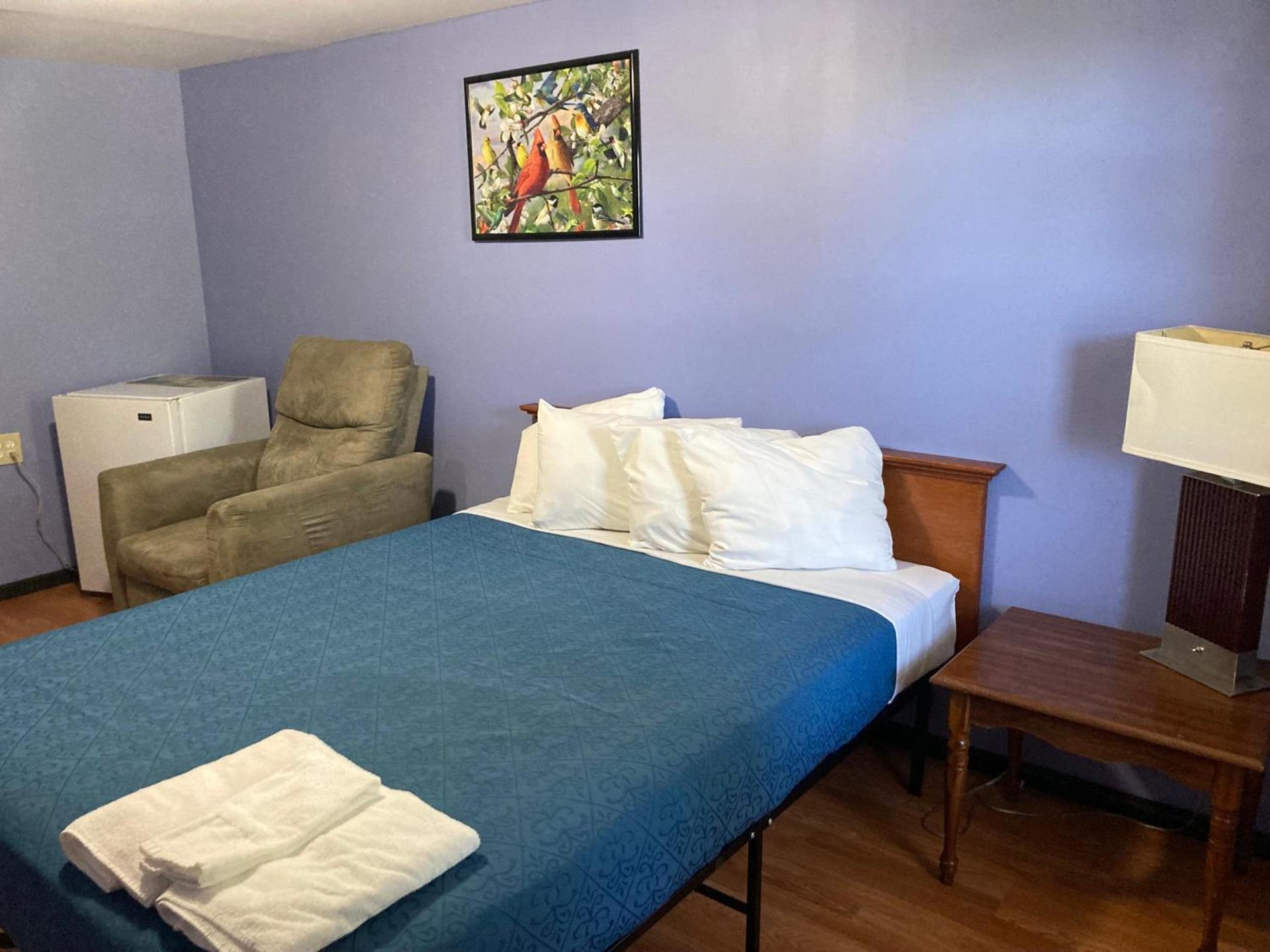 Hillside Motel photo 70