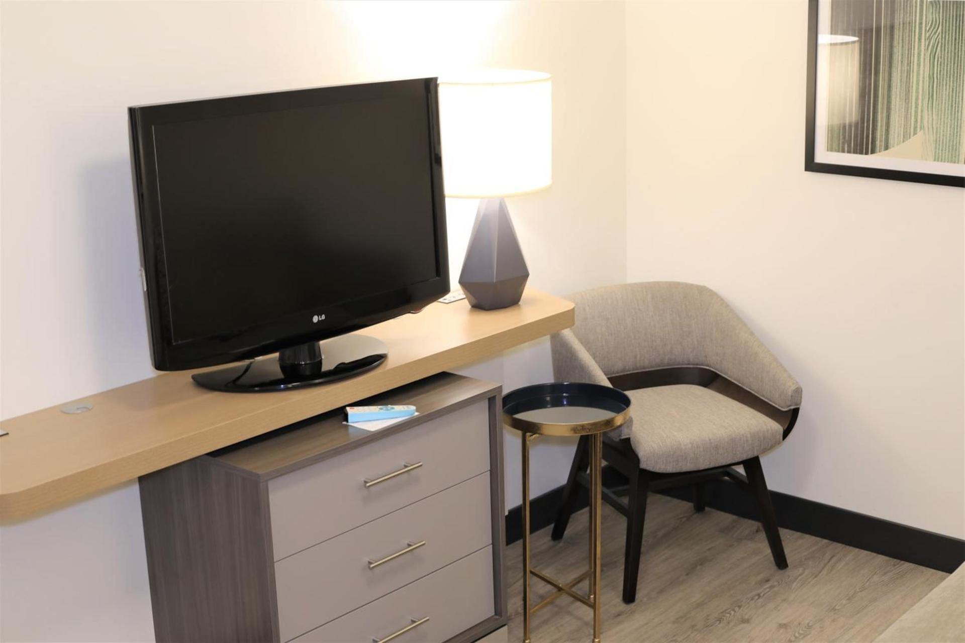 Holiday Inn & Suites St. Cloud by IHG photo 2