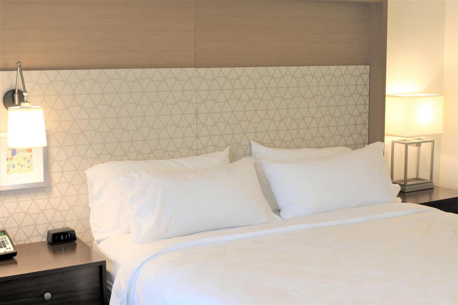 Holiday Inn & Suites St. Cloud by IHG photo 3