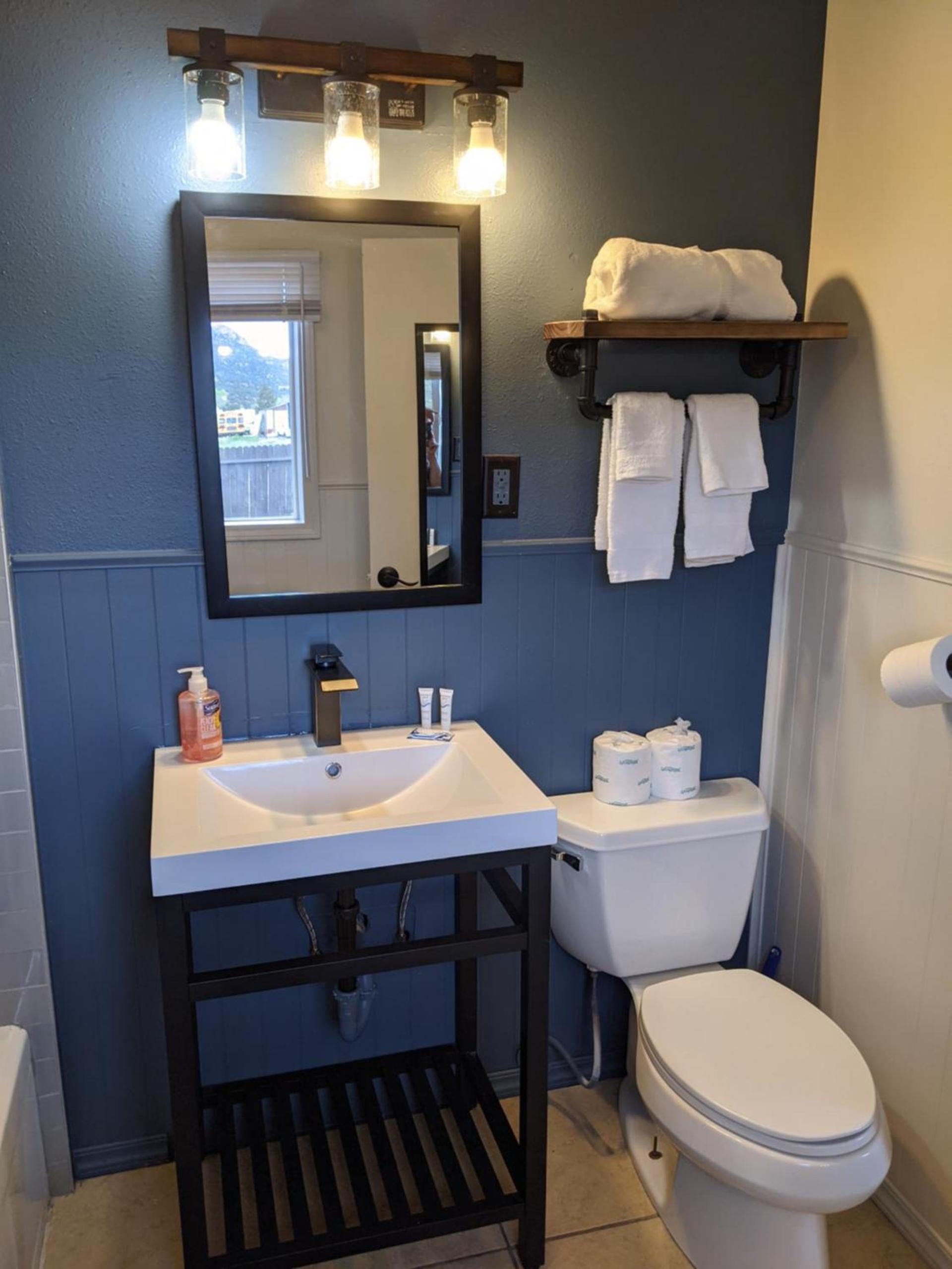 Slackwater Inn photo 23