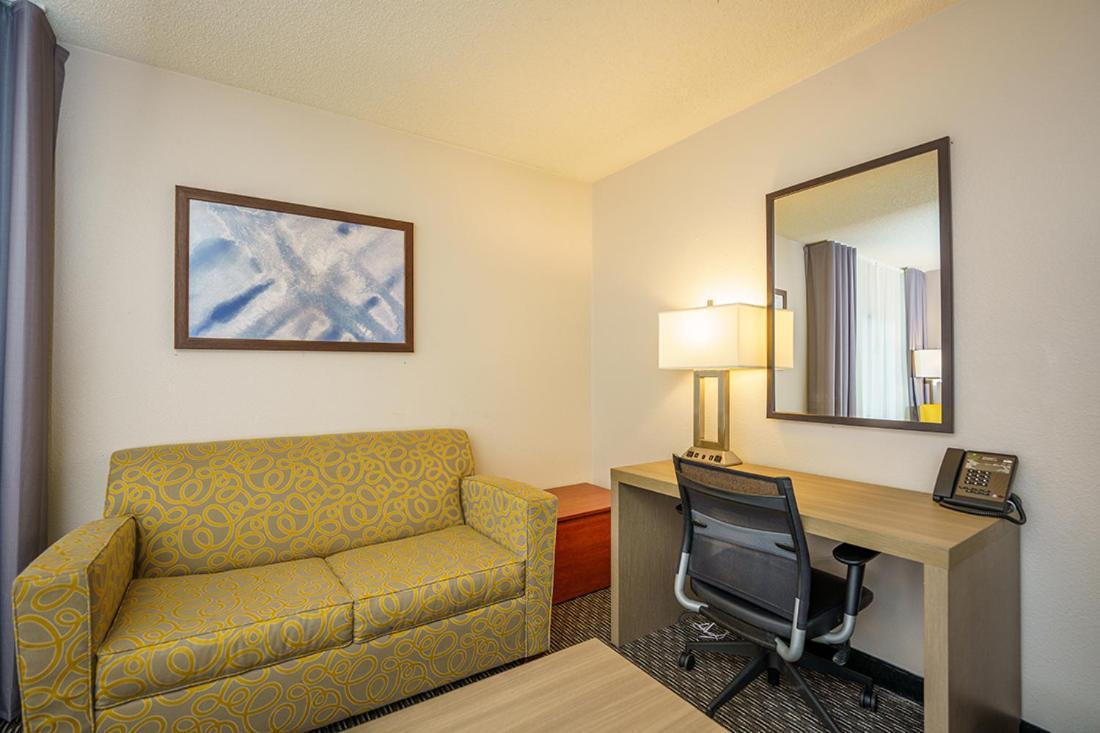 Wingate by Wyndham Brunswick GA I-95 photo 9