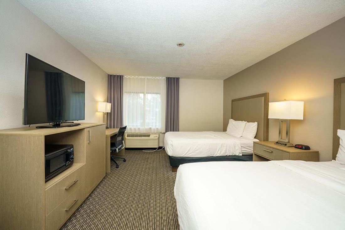 Wingate by Wyndham Brunswick GA I-95 photo 25