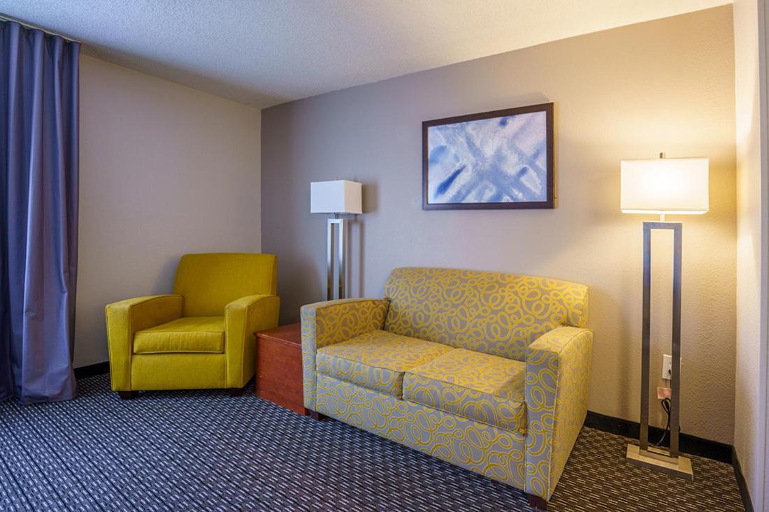Wingate by Wyndham Brunswick GA I-95 photo 8