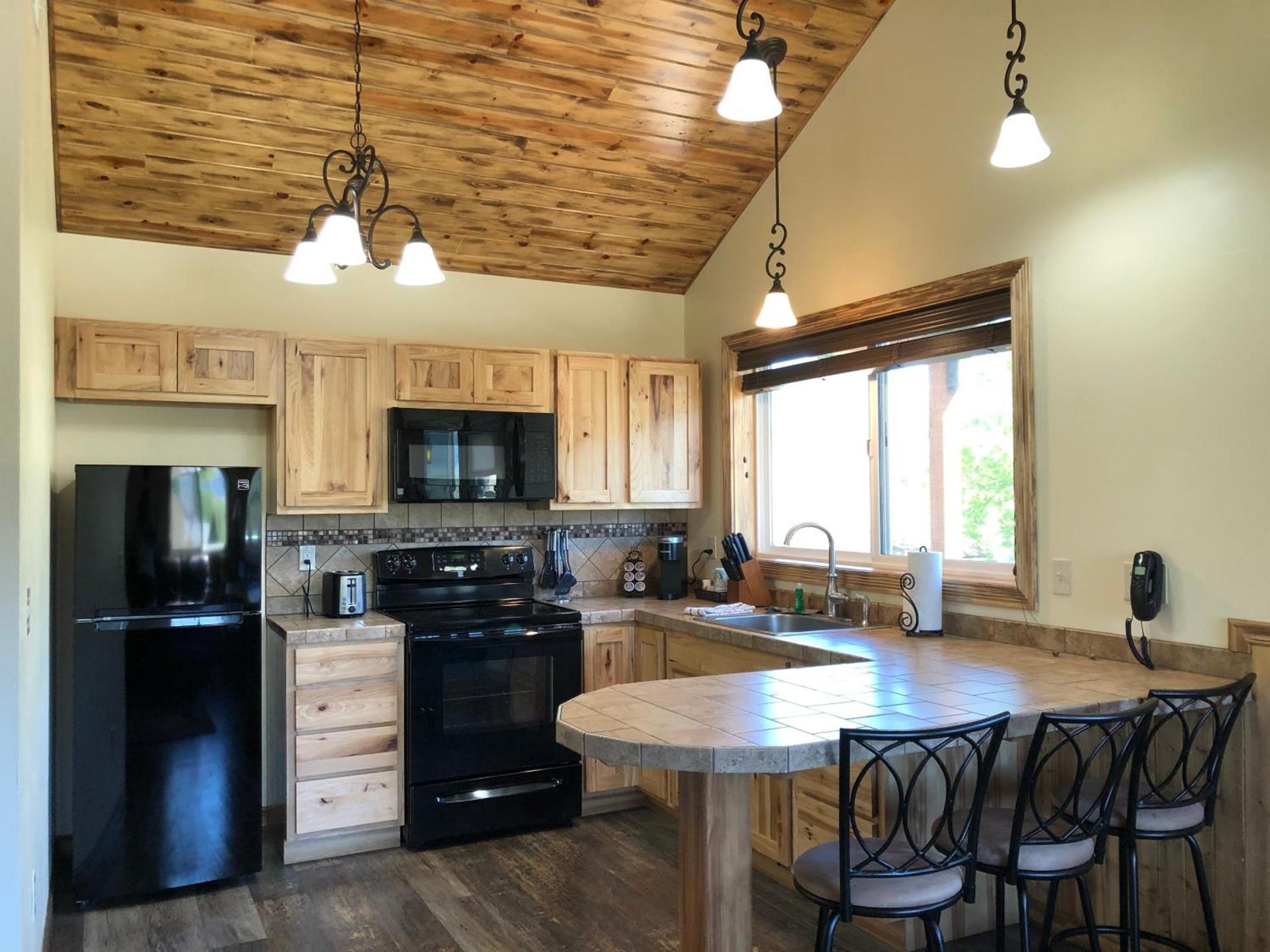 Yellowstone Riverside Cottages photo 56