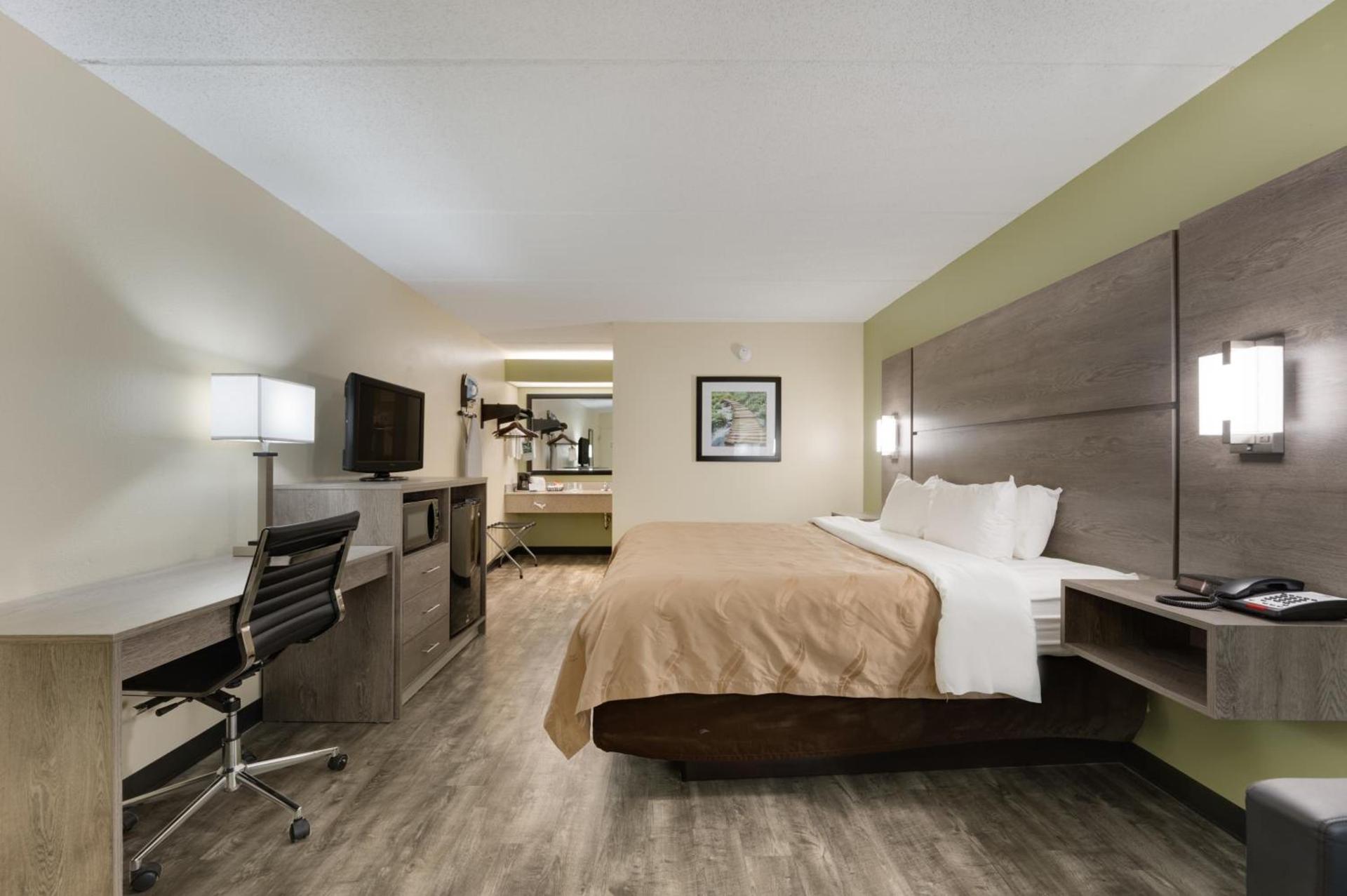 Quality Inn Airport - Southeast photo 17