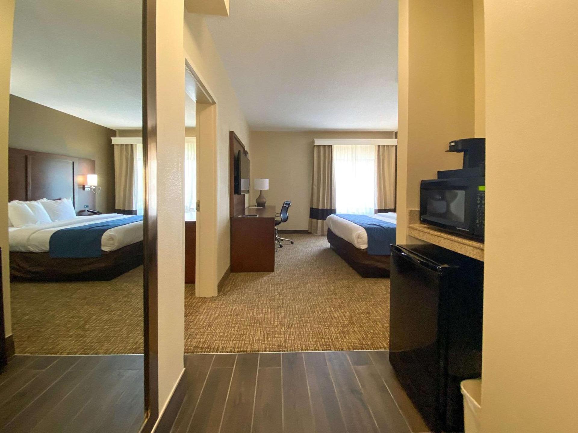 Comfort Inn East Windsor - Springfield photo 15