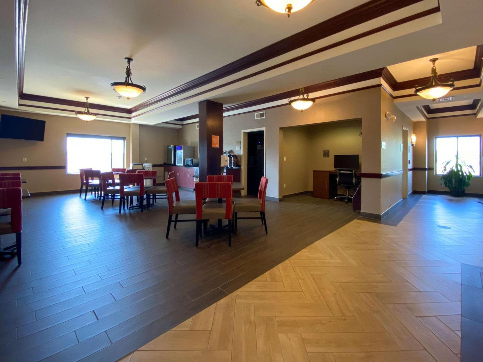 Comfort Inn East Windsor - Springfield photo 23